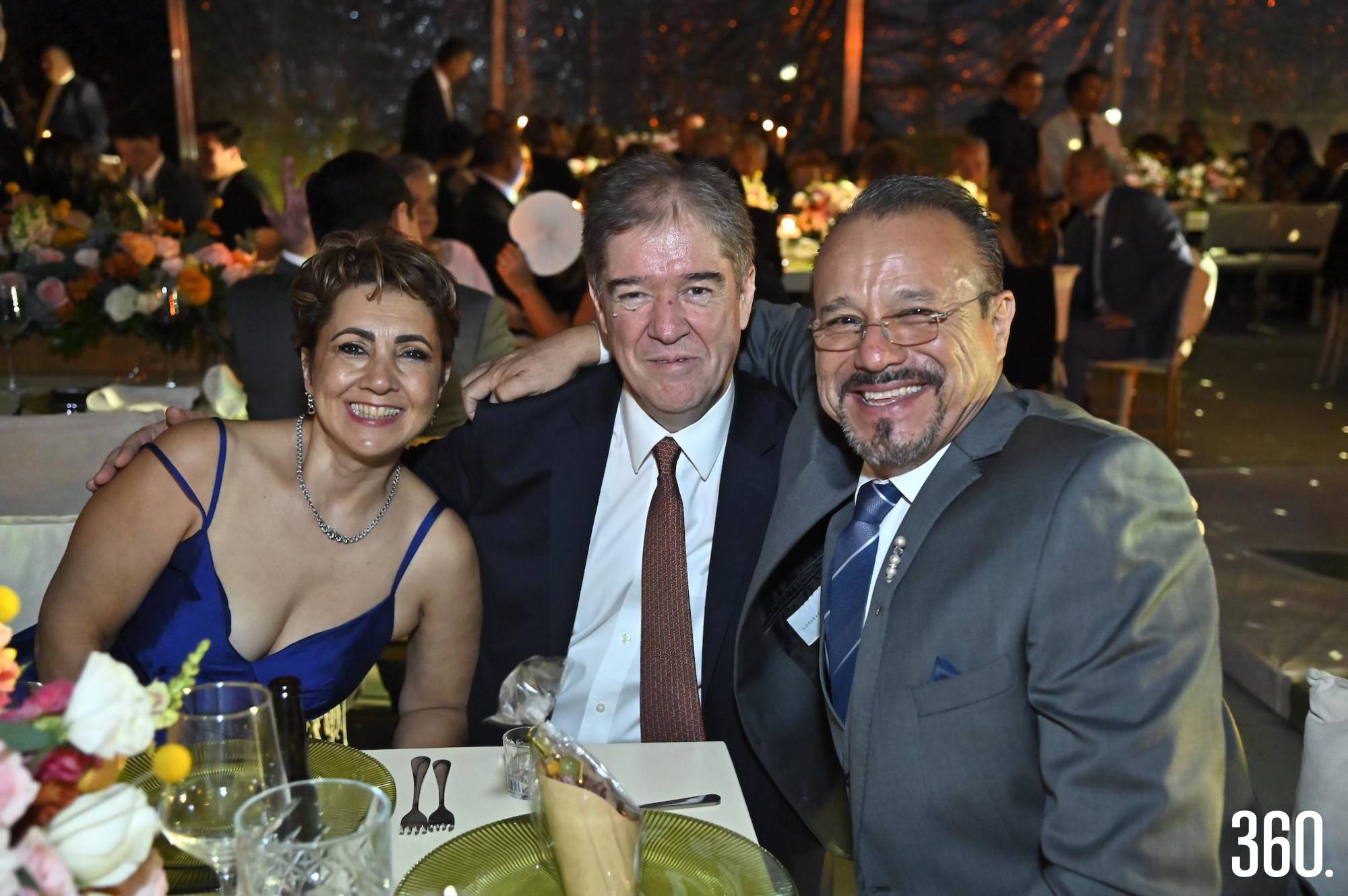 $!Lucía y Eduardo Compiani con Arturo Sosa.