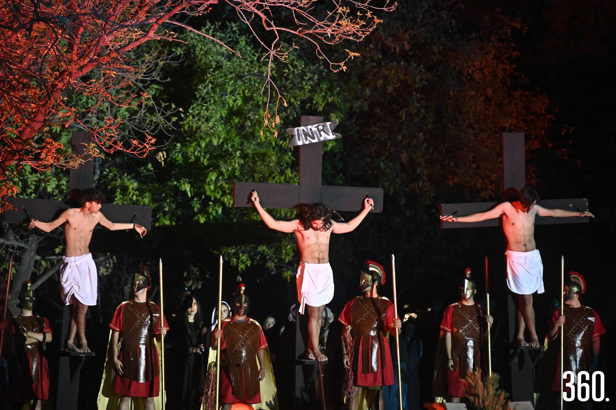 $!Escena de la crucifixión junto a los ladrones.