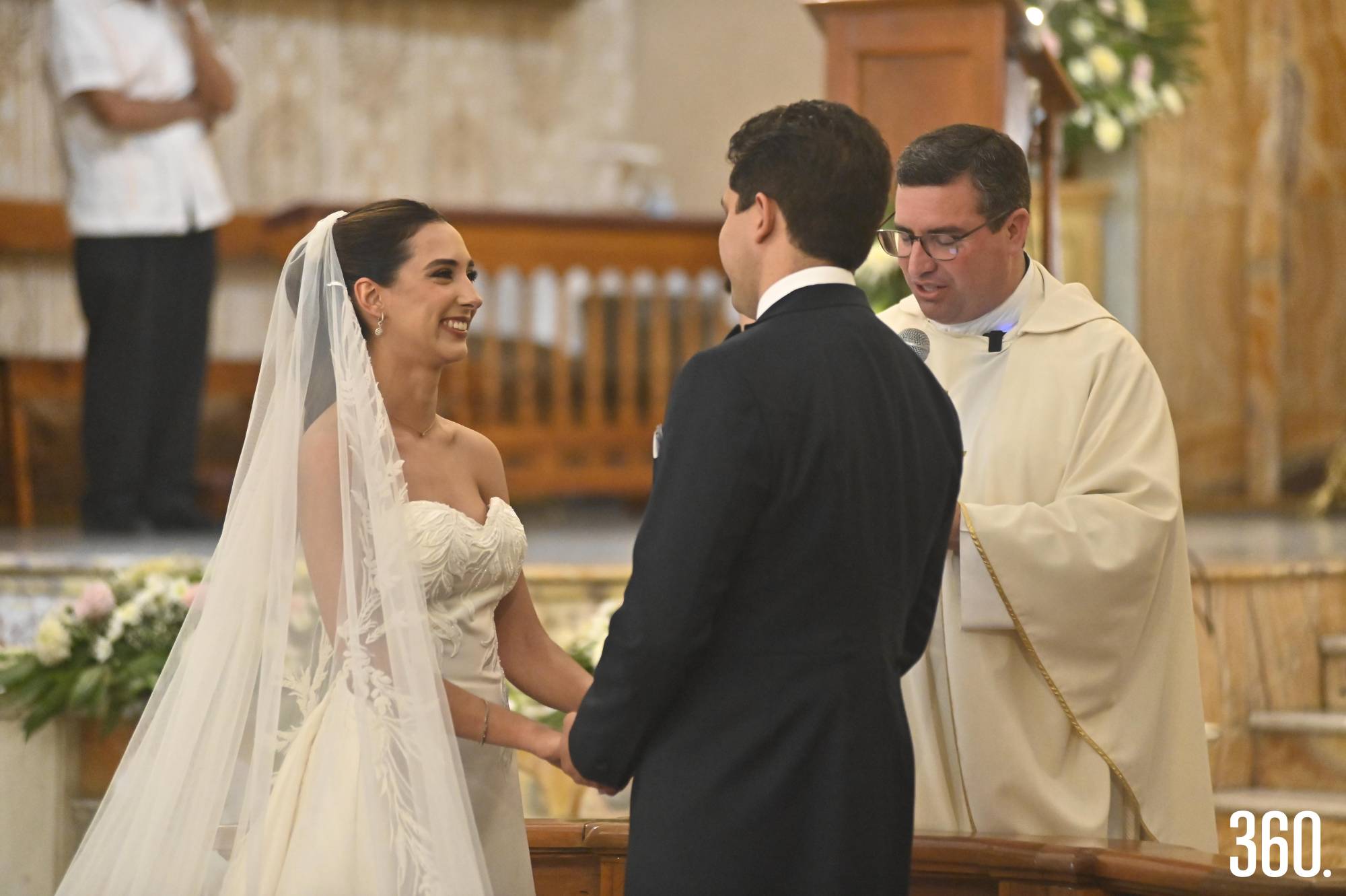 $!El padre Juan Antonio Ruiz ofició la misa.
