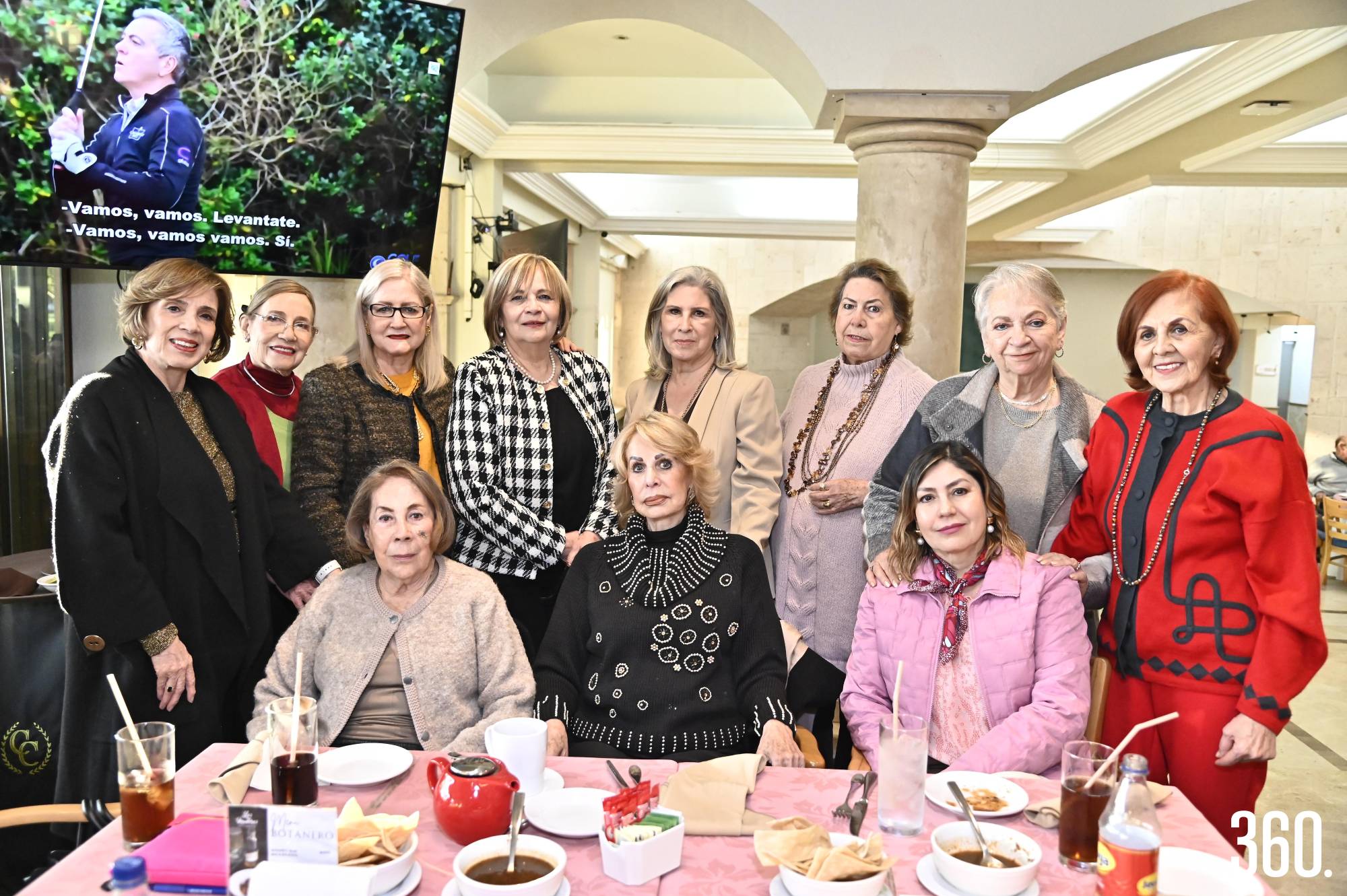 $!Rosy Garza y Rosy Almanza junto a sus amigas.