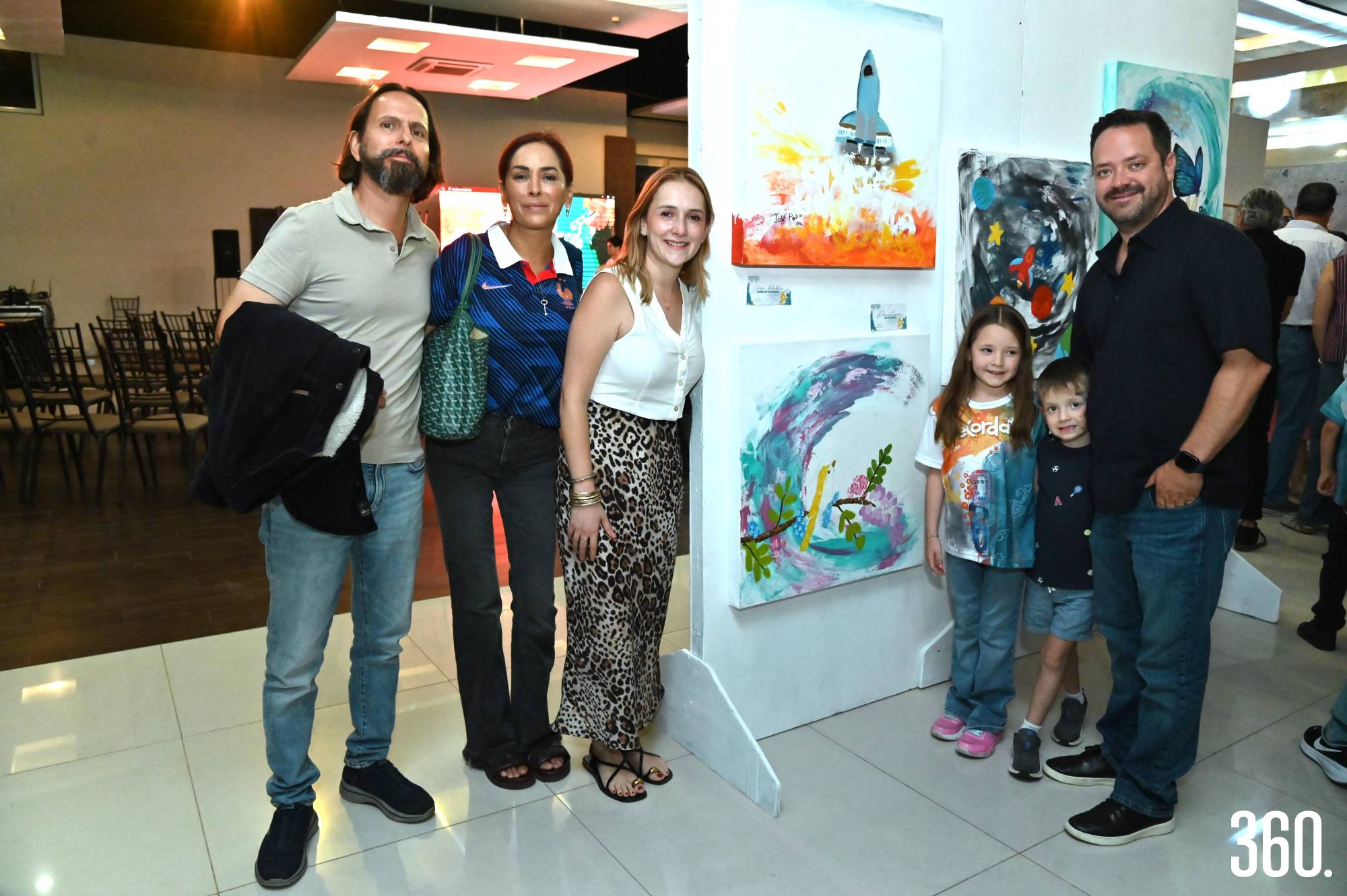 $!Ricardo Moreno, Mónica y Cynthia Robles, Paulina, Lucas y Héctor de León.