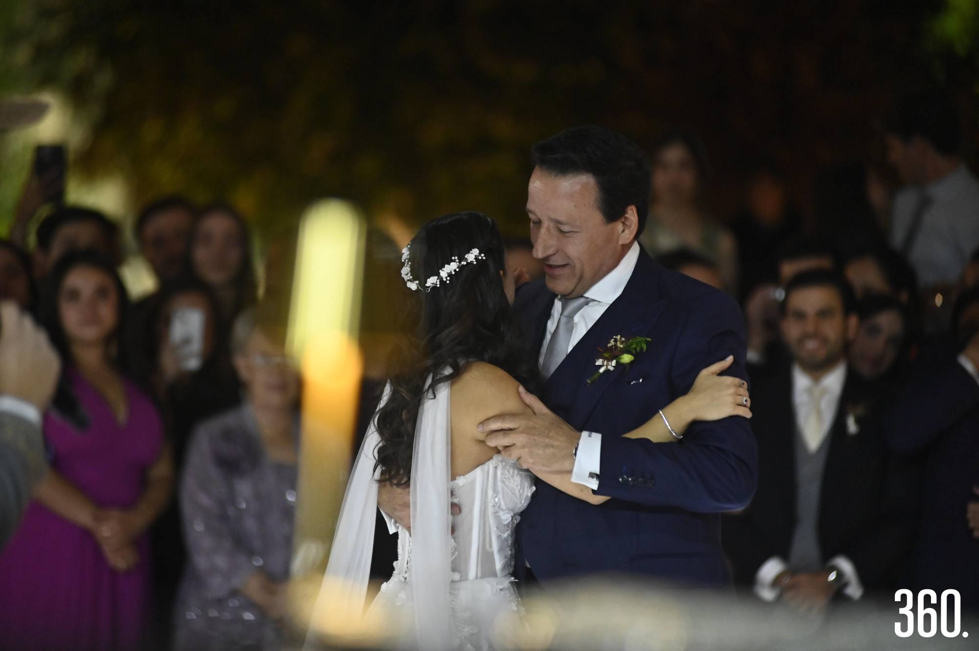 $!La novia y su papá compartieron un momento especial en la pista.