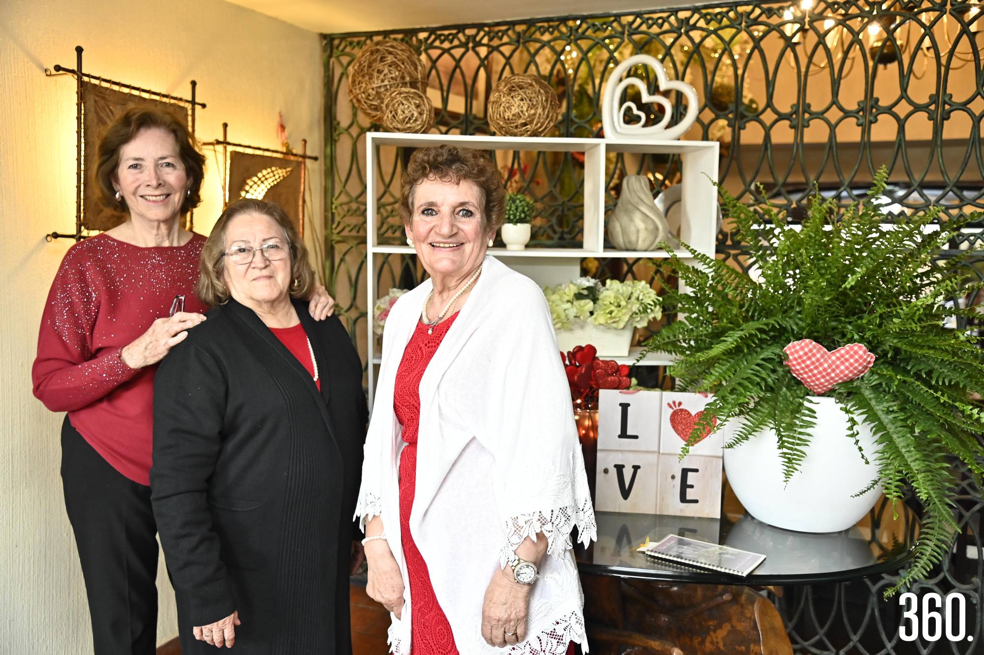 $!Anfitrionas, Marusanta Peña, Lupita Cabello y Claudia Falcón.