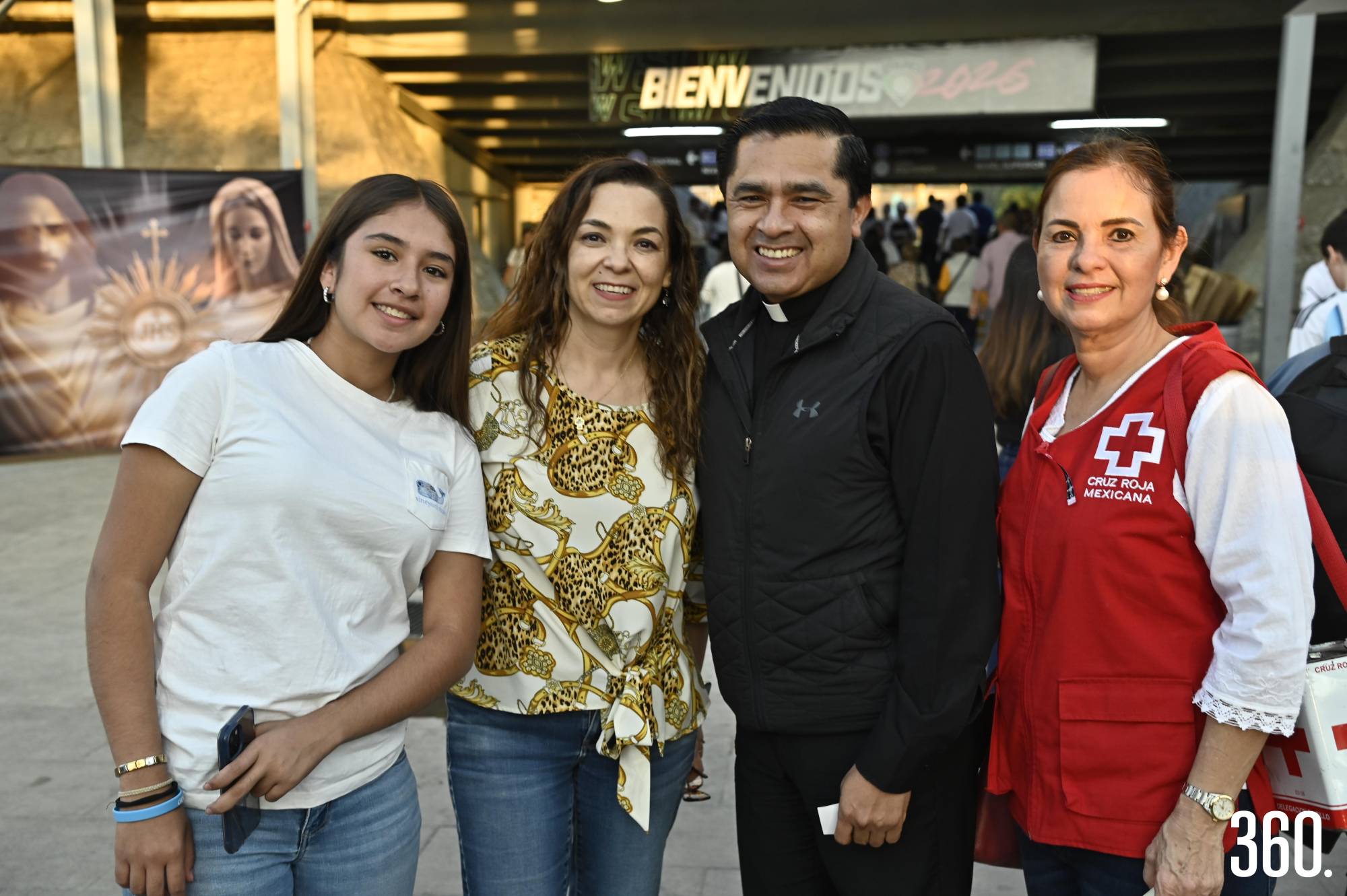 $!Vivi Herrera, Aymé Aguirre, P. Filiberto Cervantes y Rosy Alvarado de Chapa.