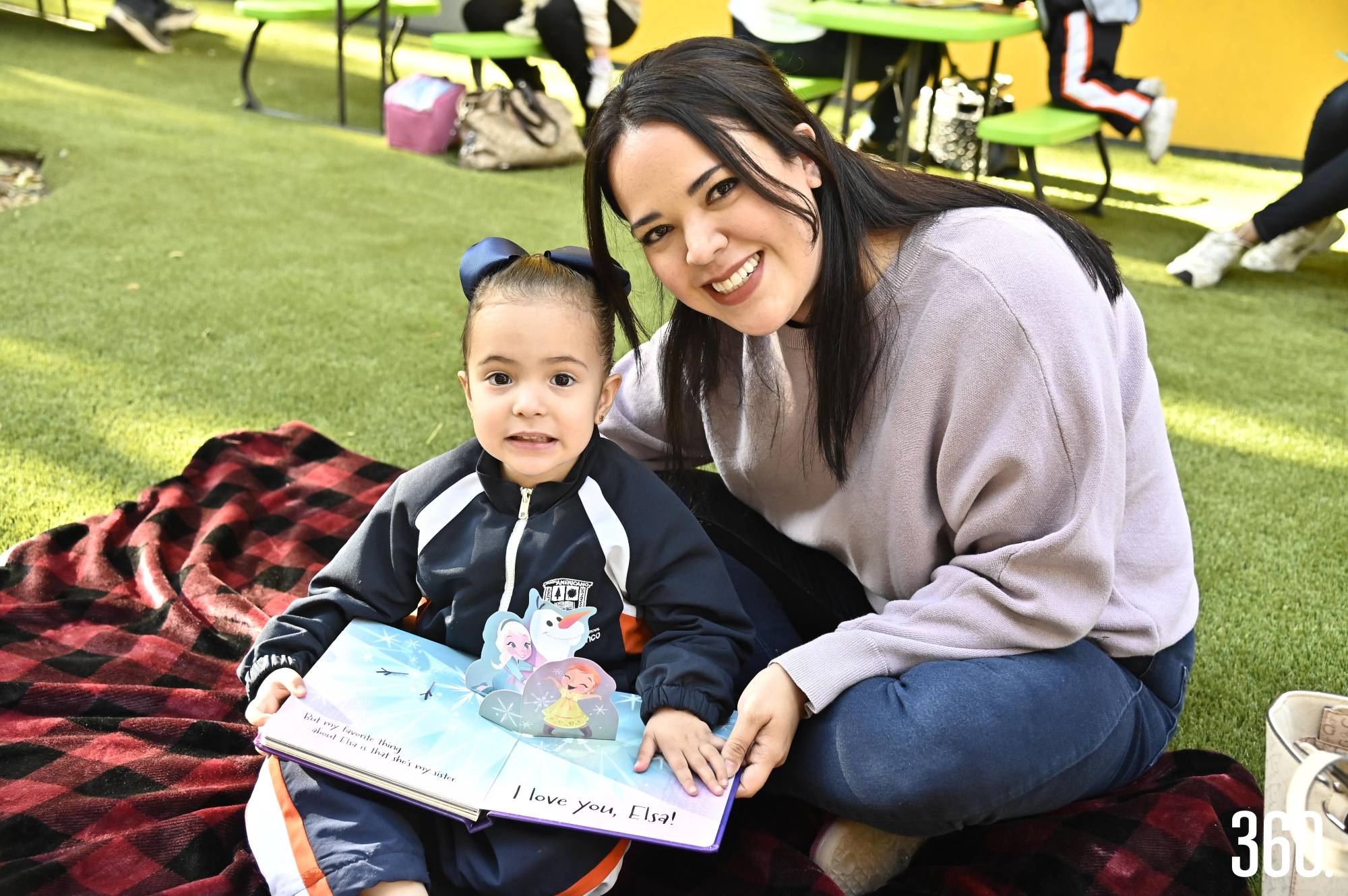 $!Elena y Sofía Blanco.