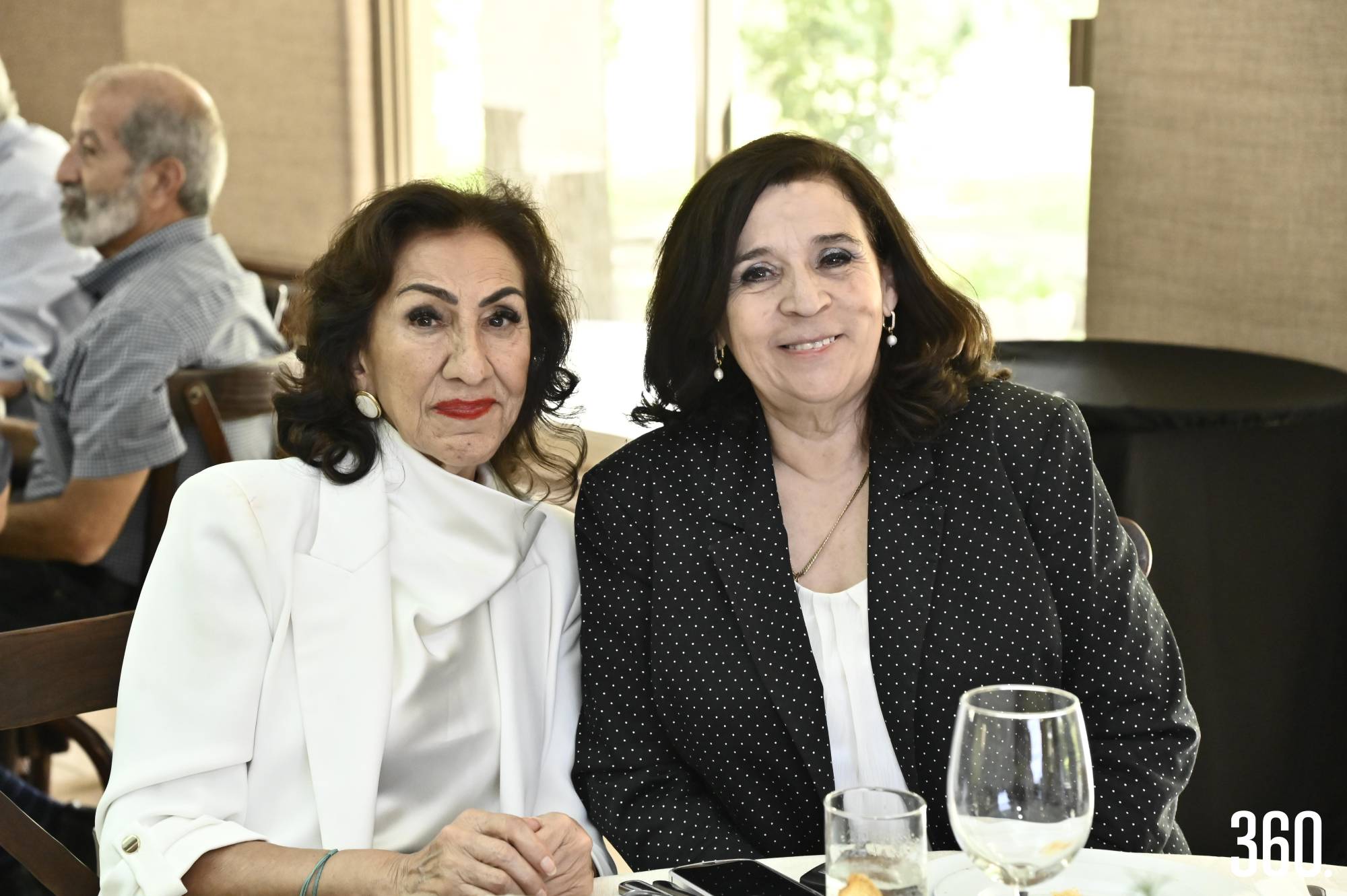 $!María del Rosario Villa y Consuelo de la Garza.