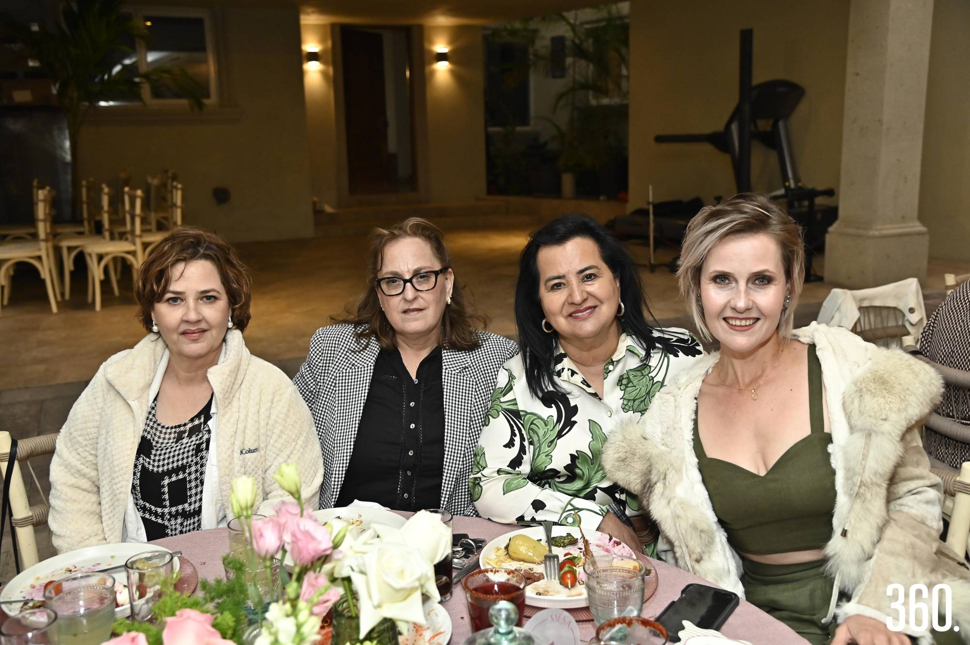 $!Carolina Mejía, Natalia Aguirre y Norma Reyes de González y Dannia Ottosen.