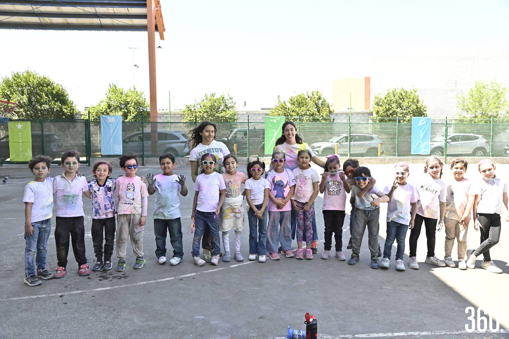 $!Miss Nataly García y Miss Jaqueline Quintero con sus alumnos de 1C.