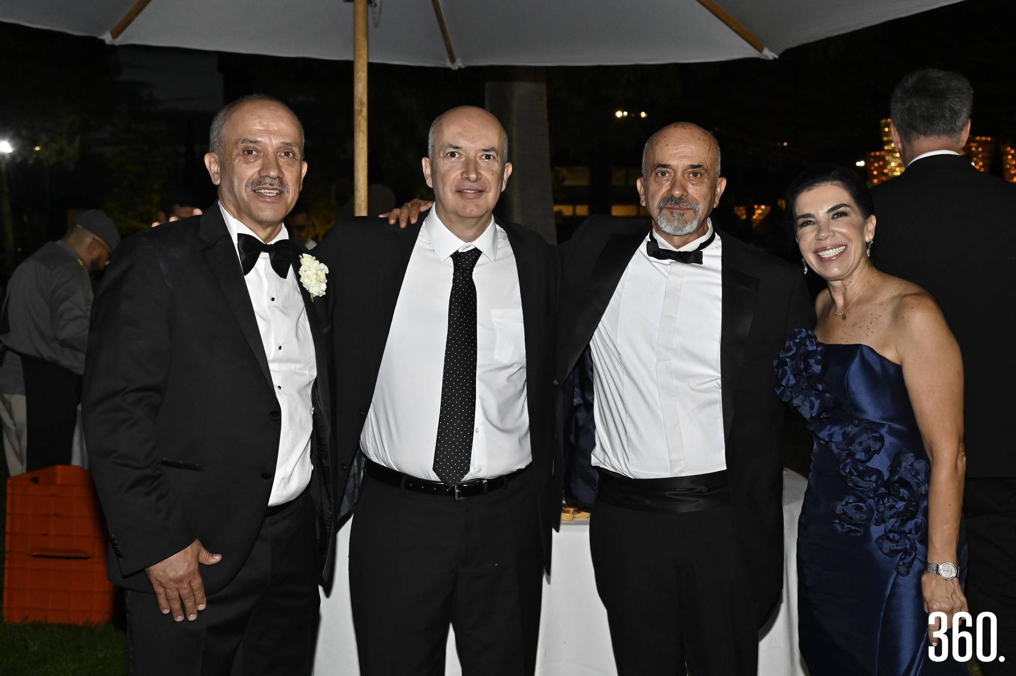 $!Héctor, Rolando y Alejandro Cuéllar con Estela Ortiz.