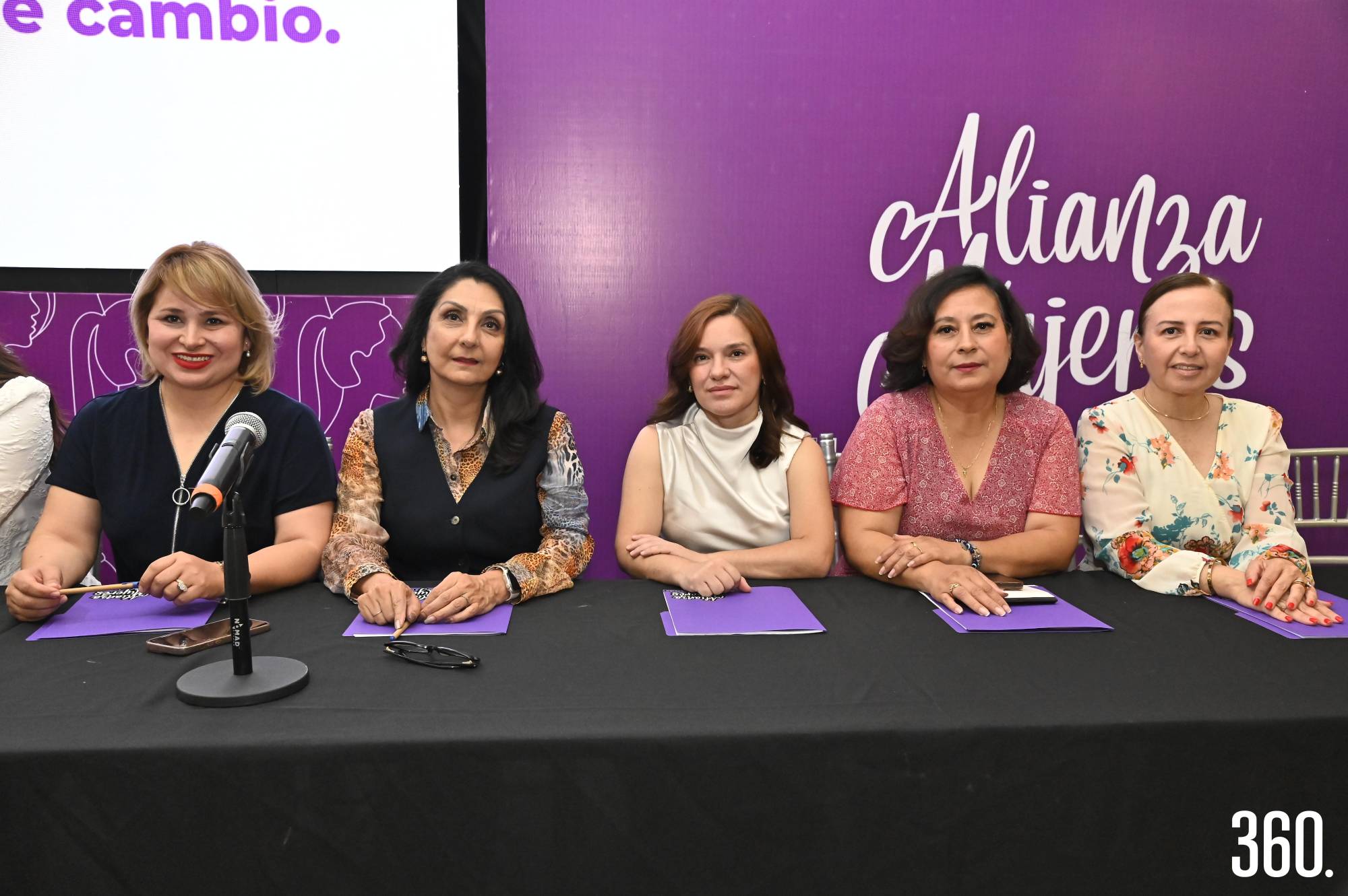 $!Ludivina Leija, María Gutiérrez, Amelia Dávalos, Blanca Nelly Guajardo y Karina Cabello.