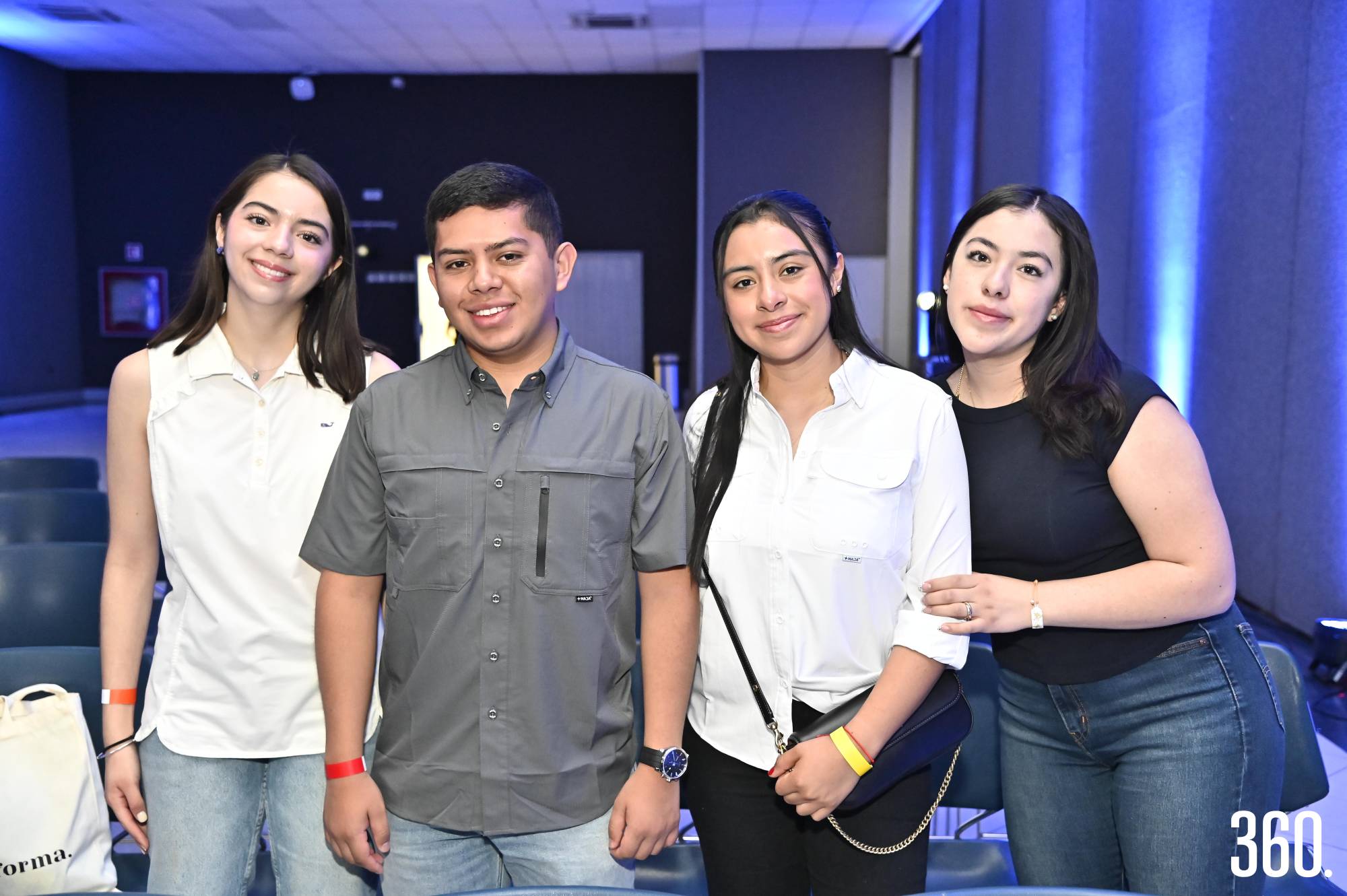 $!Ana María Melo, Josué Rivero, Ximena y Yocelín Meneses.
