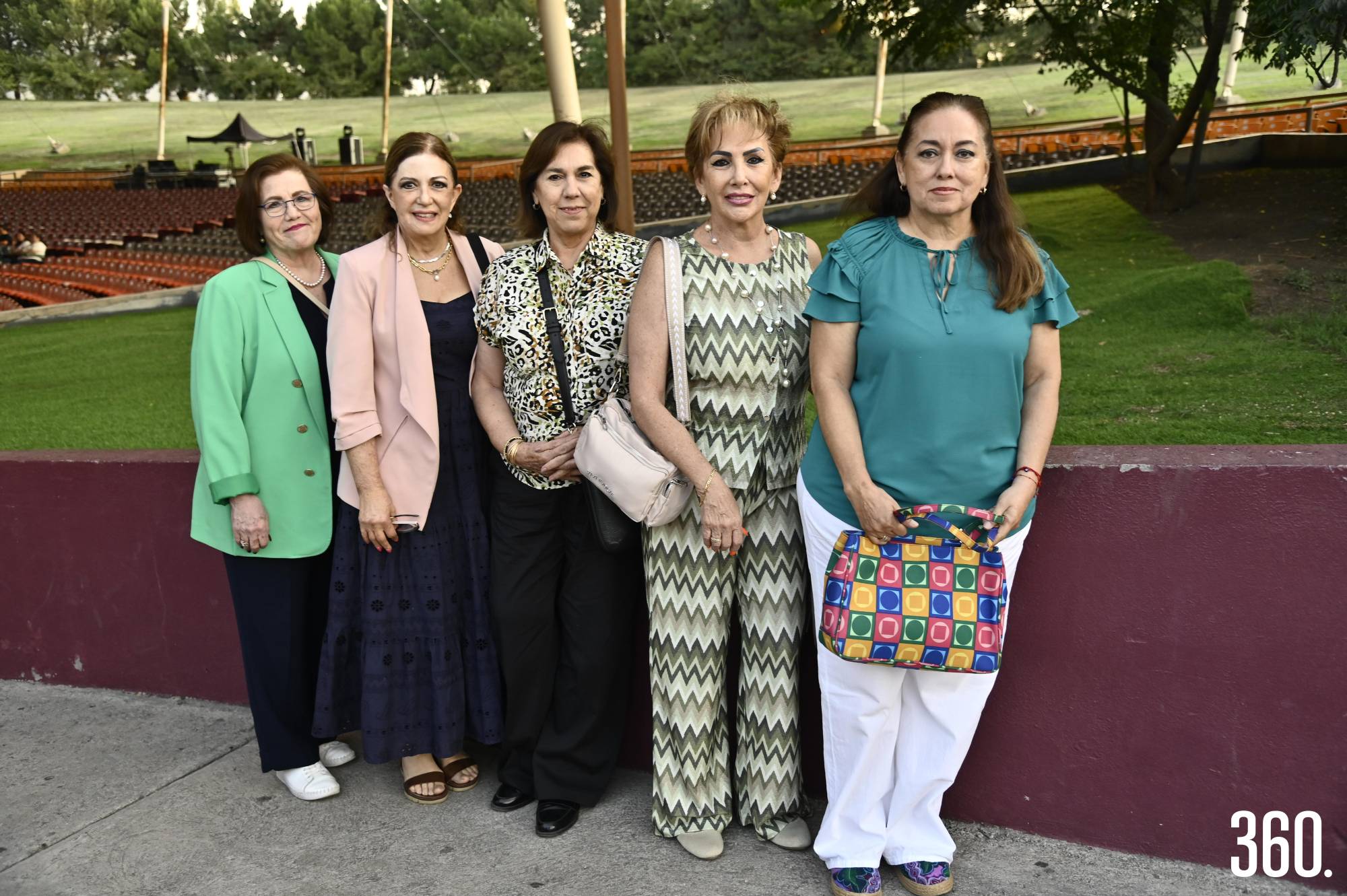 $!Beatriz y Lety Flores, Guadalupe Rizul, Mercedes Ferreira y Toñeta Flores.