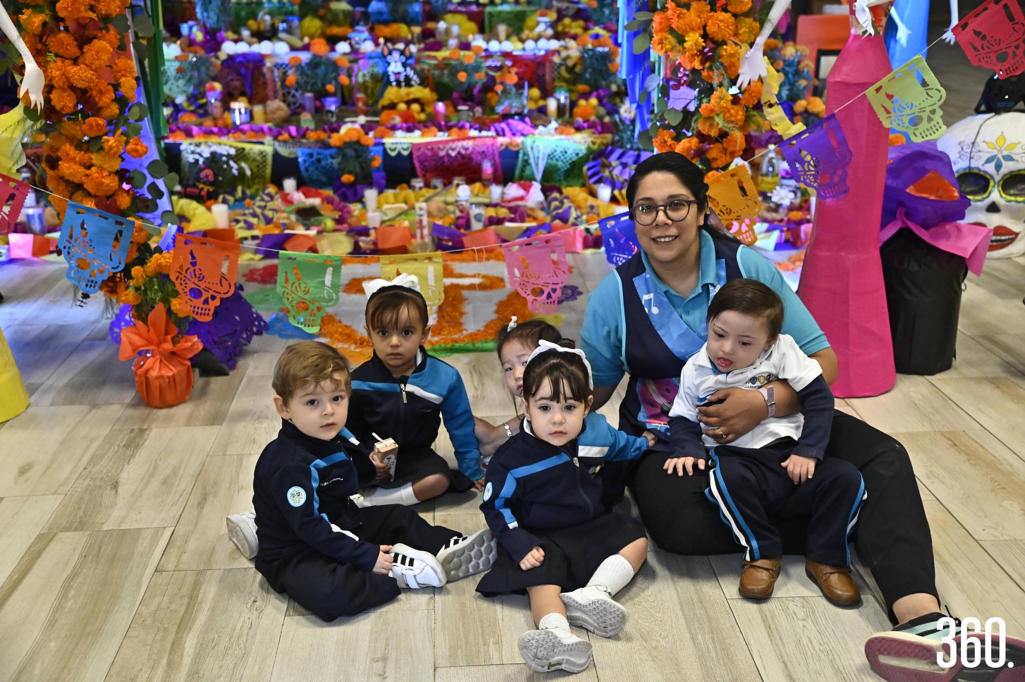 $!Miss Danna Contreras con su alumnos de toddlers 1.