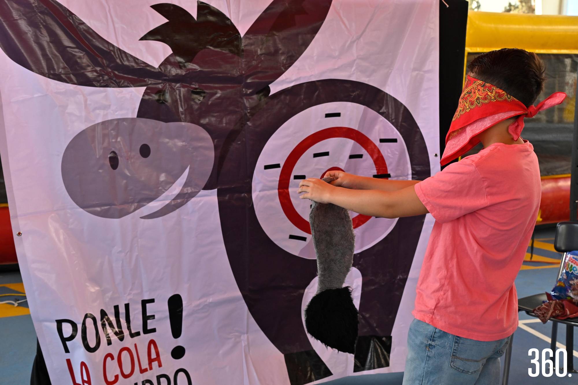 $!También jugaron a ponerle la cola al burro.