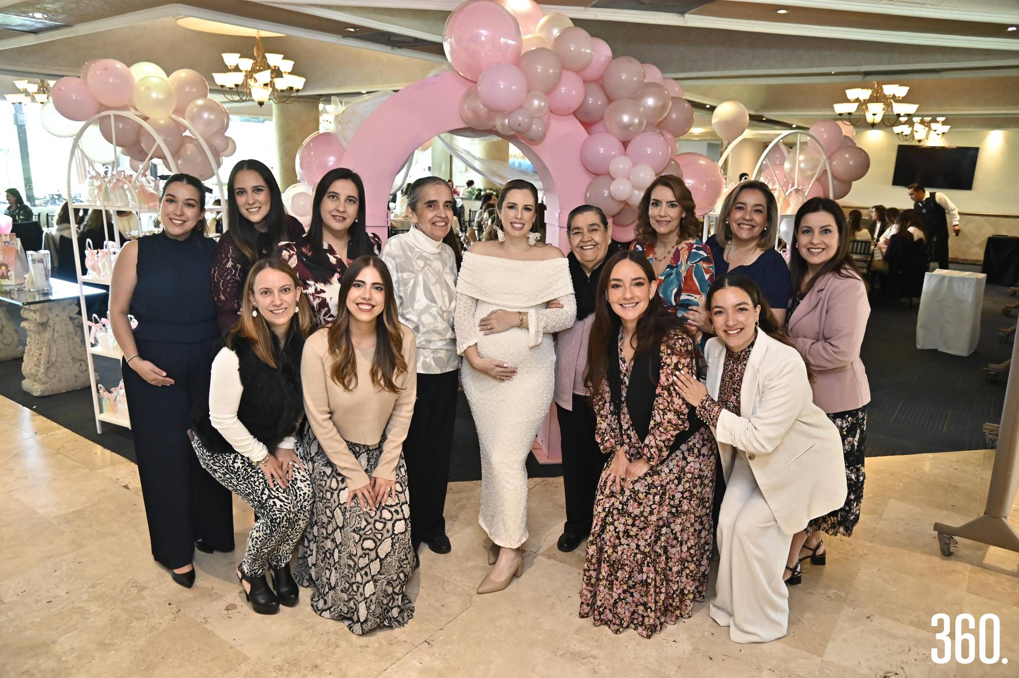 $!Andrea acompañada de su familia.