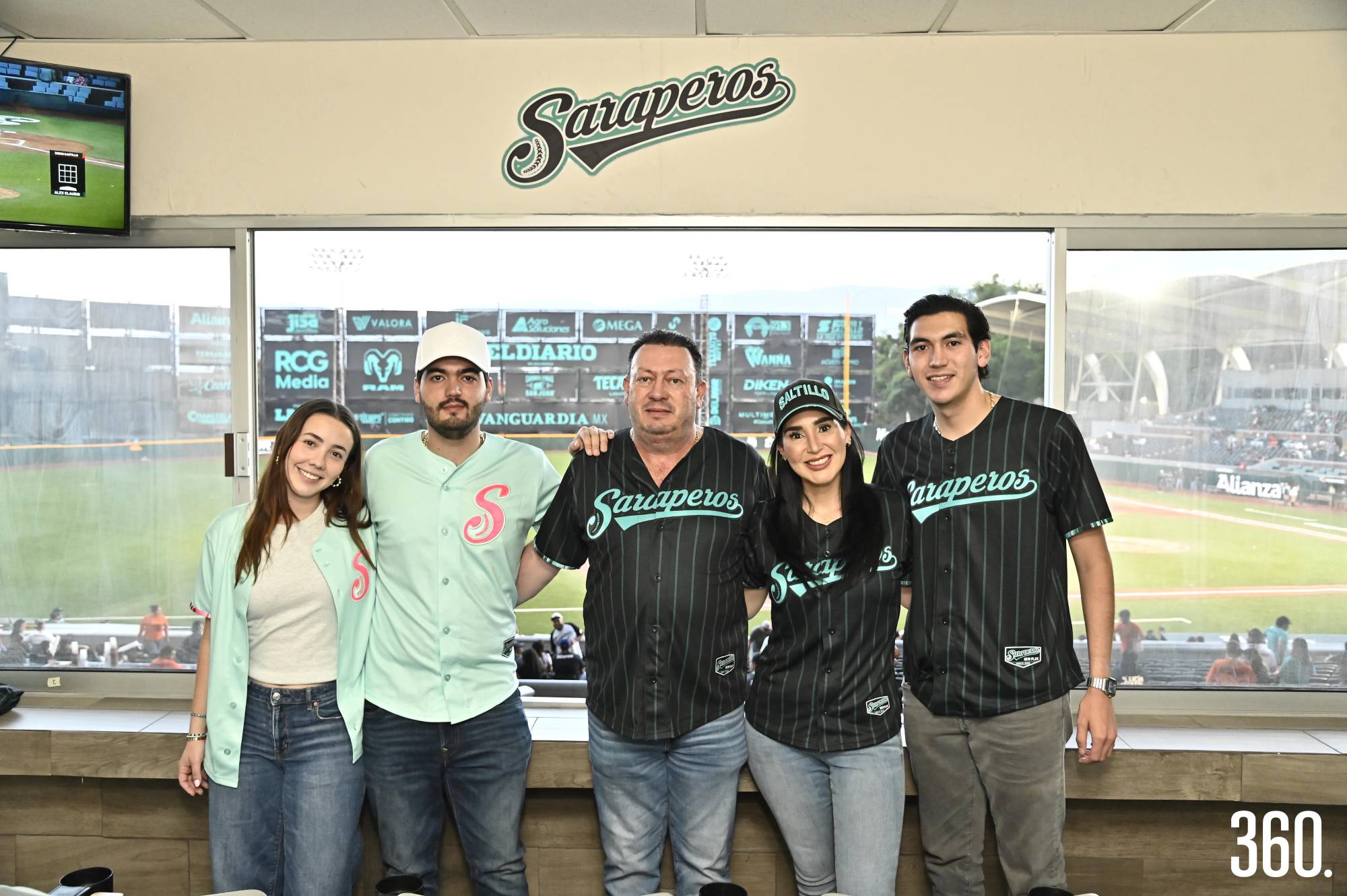 $!Emilia Galindo, Salomón y Salomón Flores, Ana Eliza Lozano y Carlos Flores.