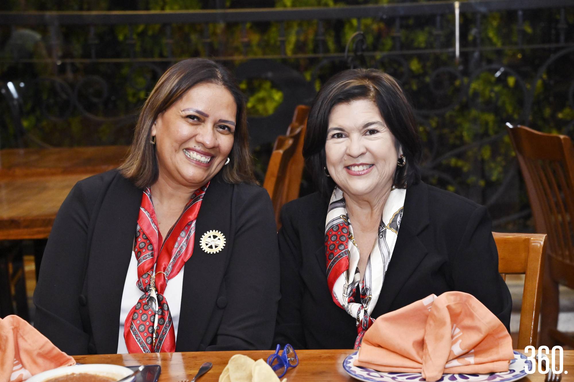 $!Ángeles Recio y Lorena Bermea.
