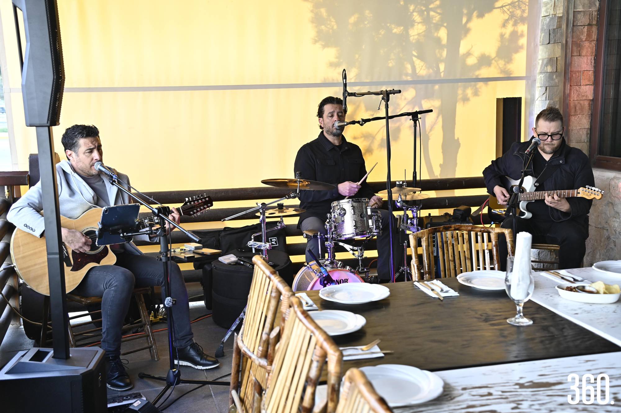 $!Los asistentes disfrutaron de música en vivo.