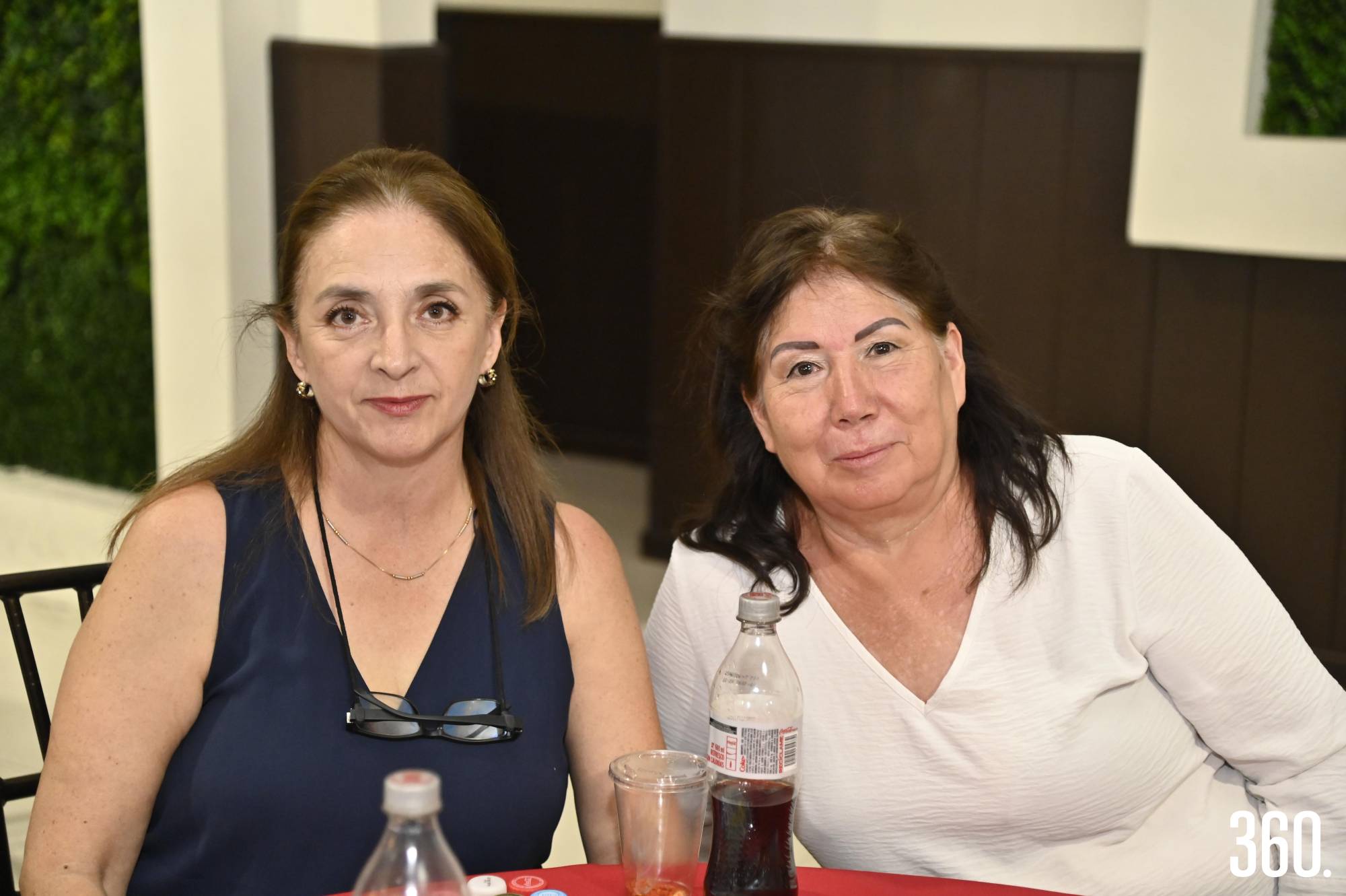 $!Mónica Salas y Guadalupe Carrizales.