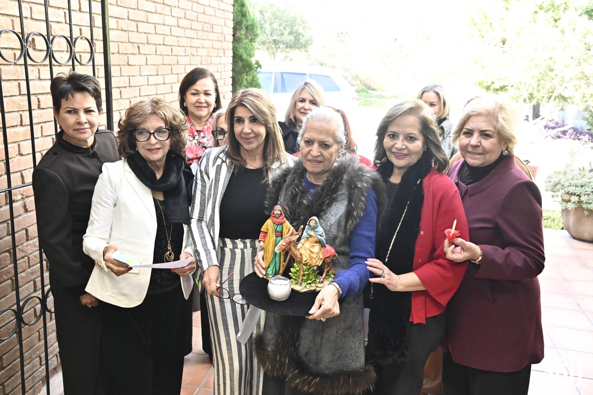 $!Las asistentes pidieron posada.