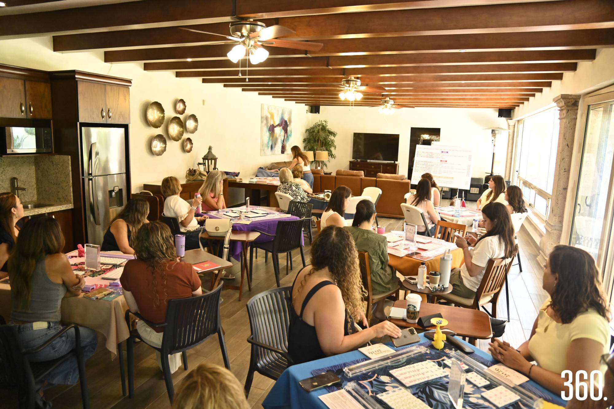 $!Entre fichas, estrategia y risas, las asistentes disfrutaron una mañana diferente.