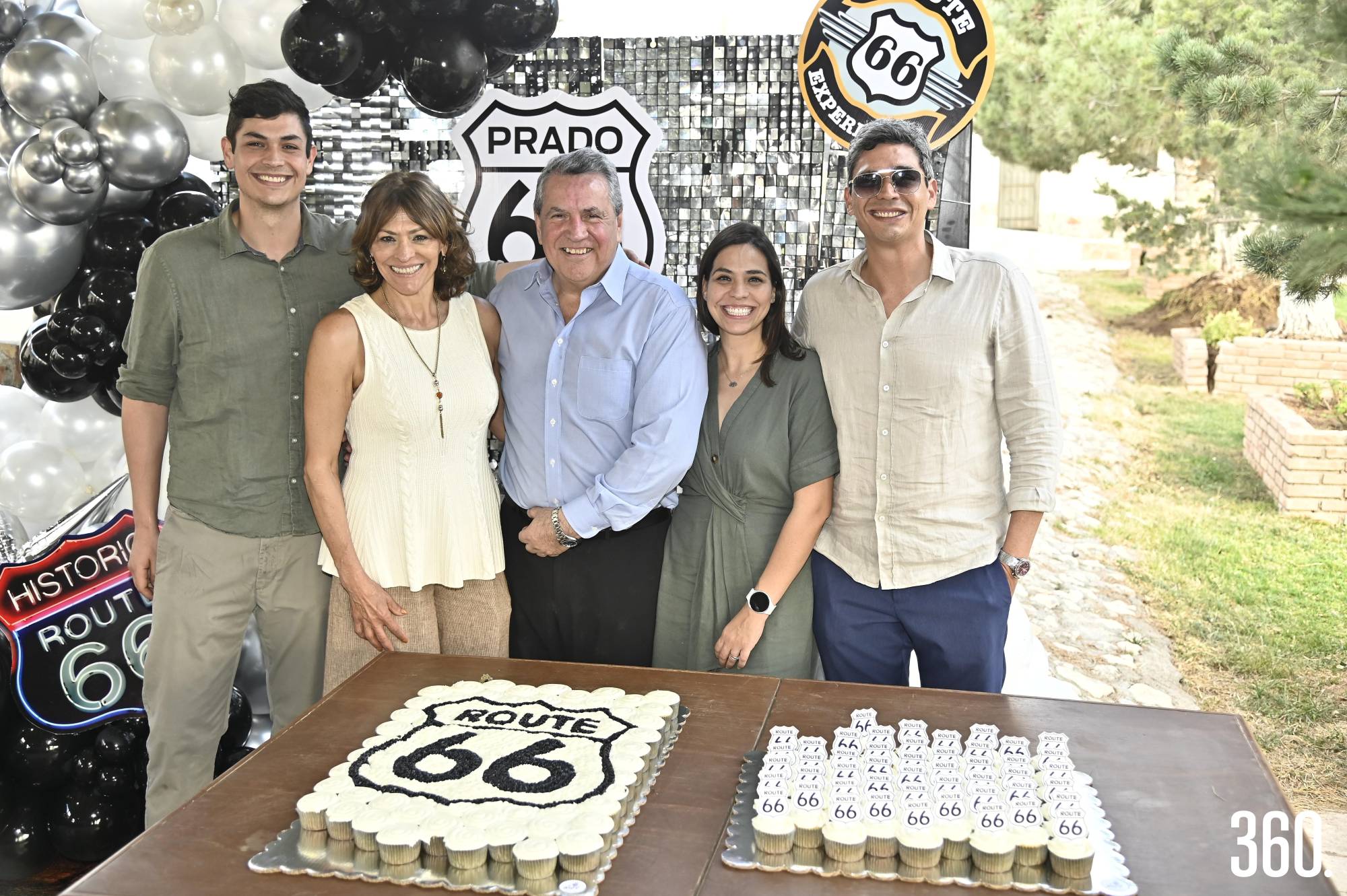 $!Armando acompañado de su familia.