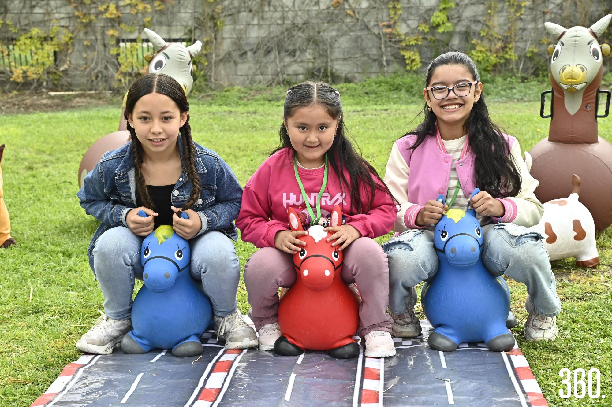 $!Antara, Vale y Sofi.