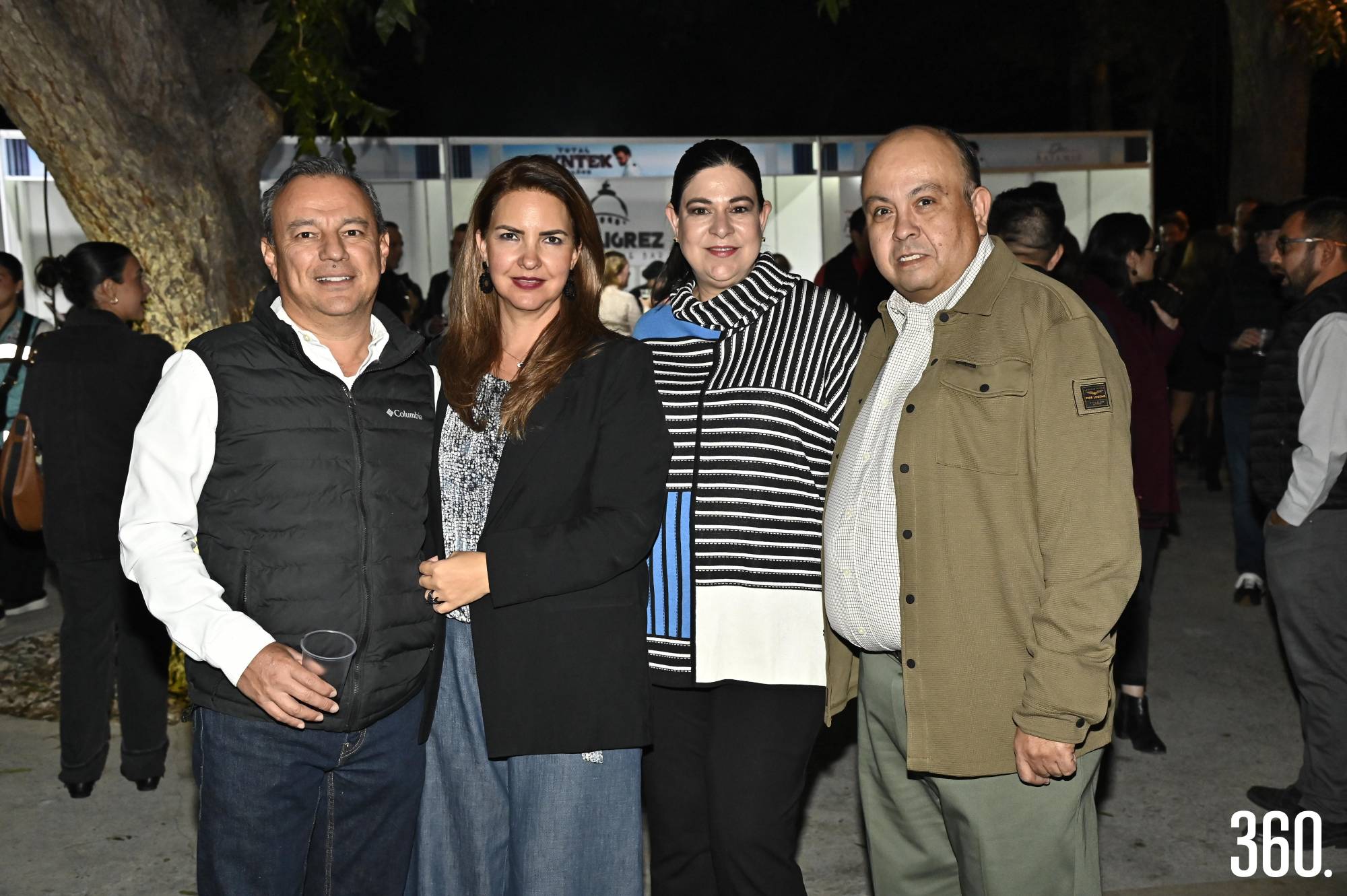 $!Roberto Balderas, Gladys Villanueva, Eleonor López y Eduardo de la Peña.