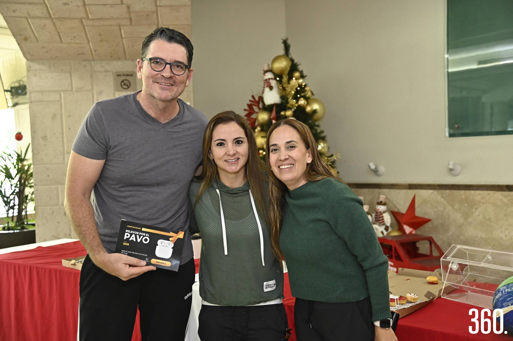 $!Javier Oyarzábal, ganador de unos Apple Air pods.