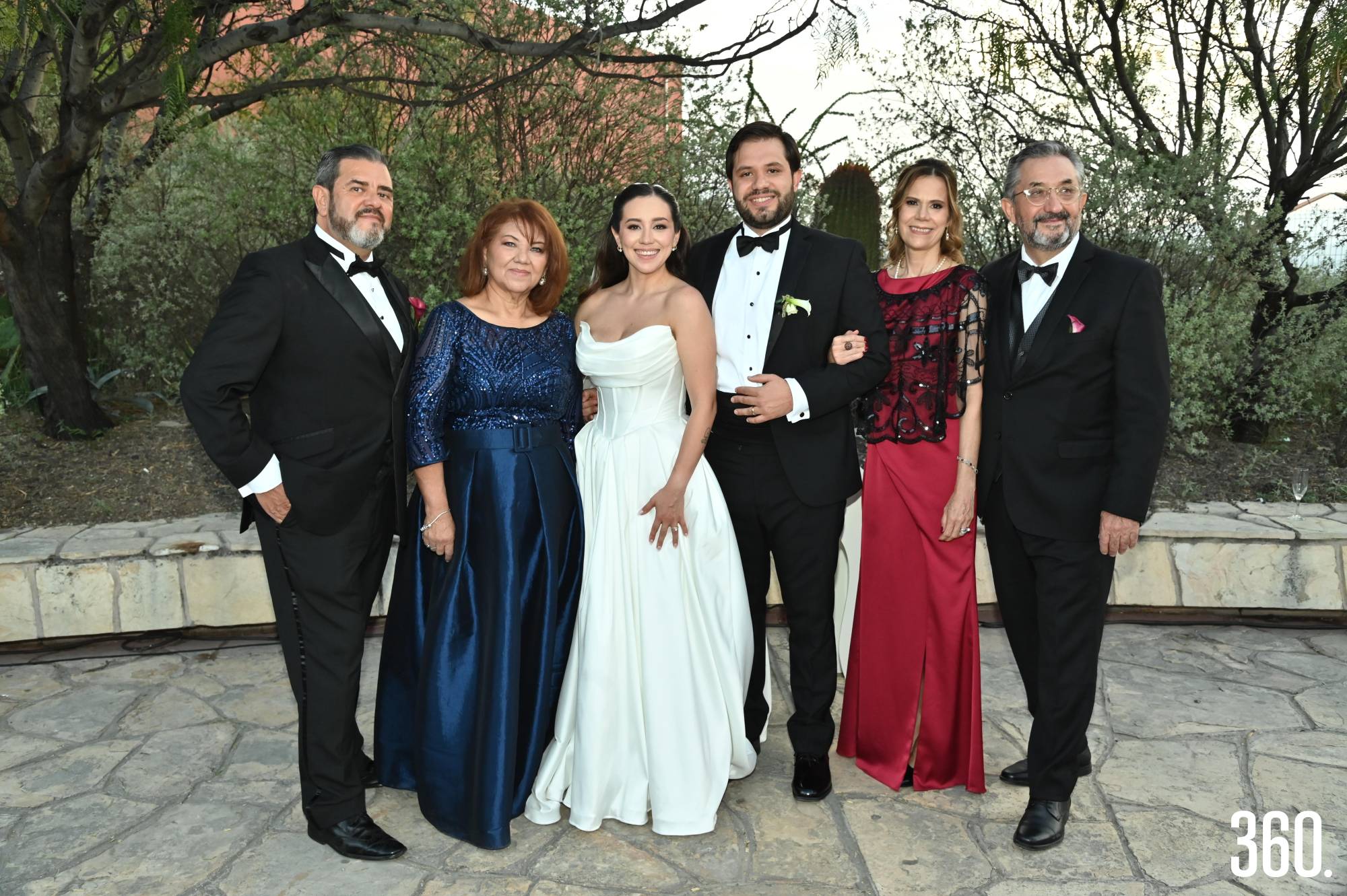 $!Gabriela y Ricardo con sus padres, César García, Gabriela Cabello, Claudia de la Fuente y Ricardo Fuentes.