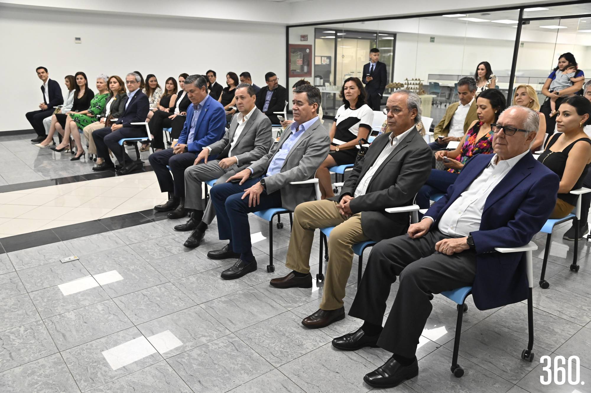 $!Asistentes a la ceremonia.