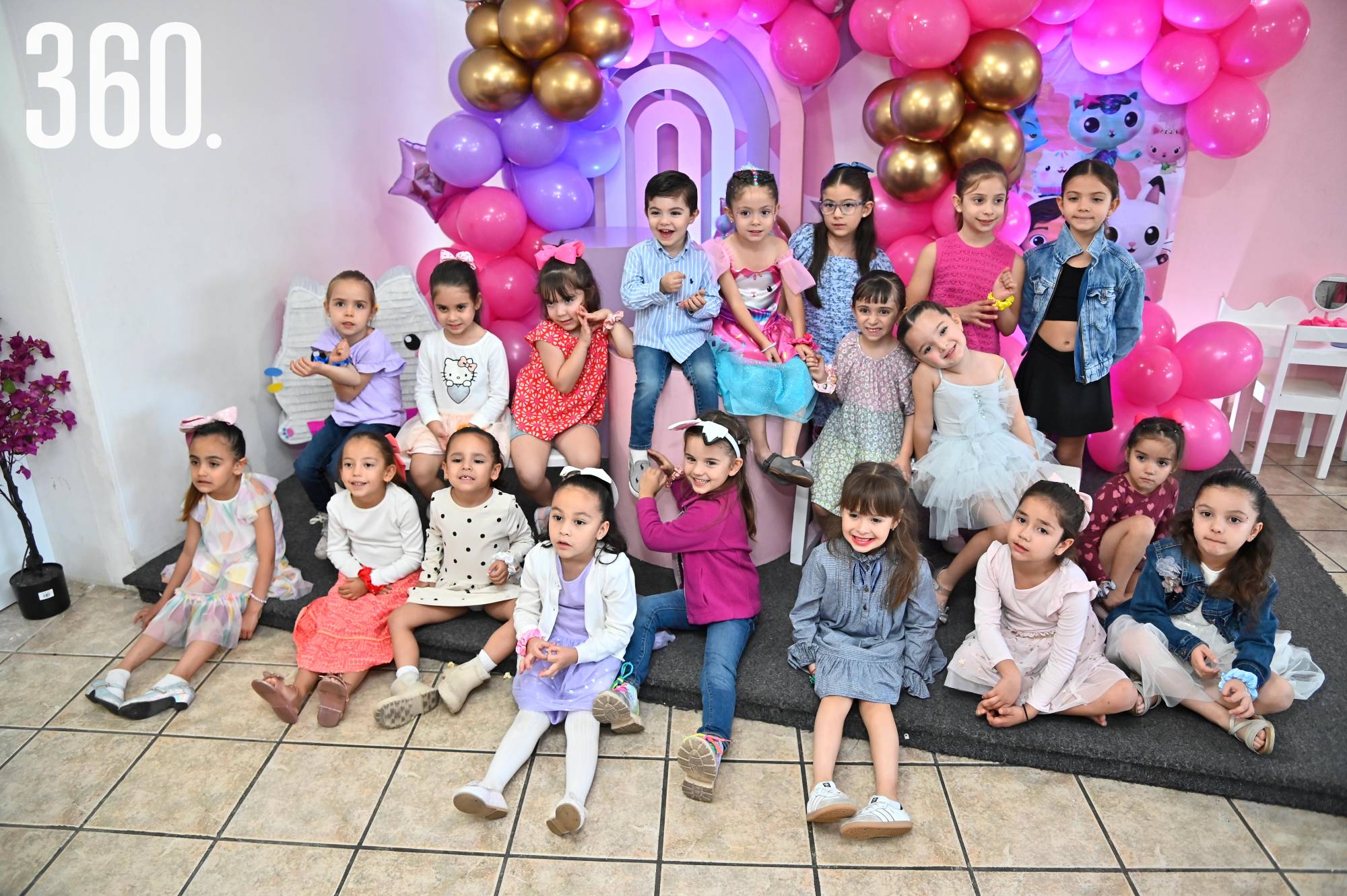 $!Emilia y sus amigas.