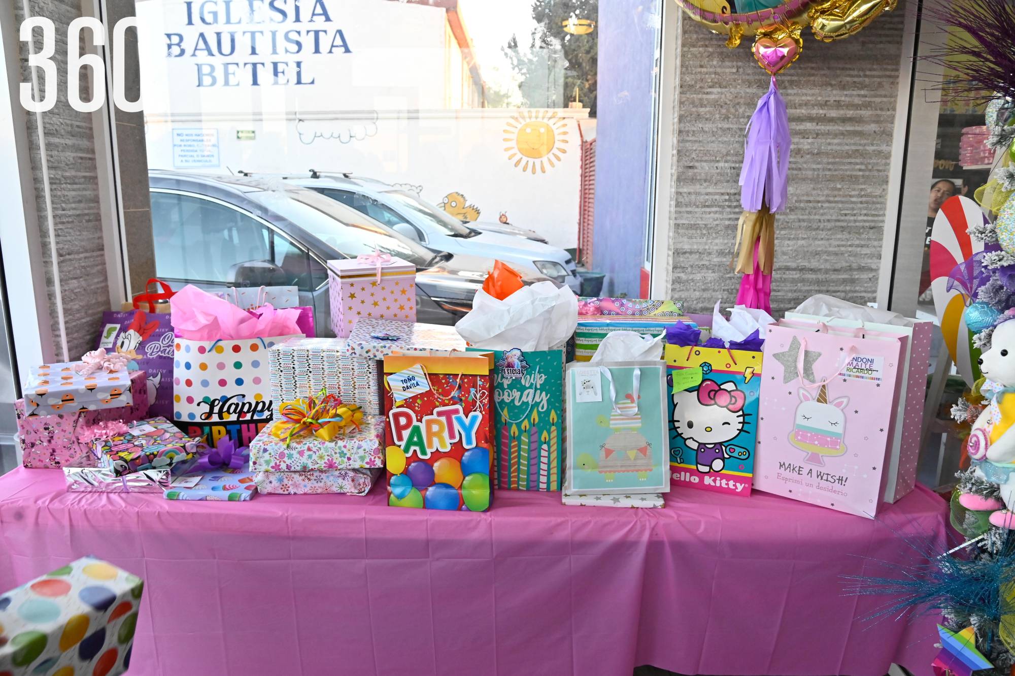 $!Mesa de regalos.