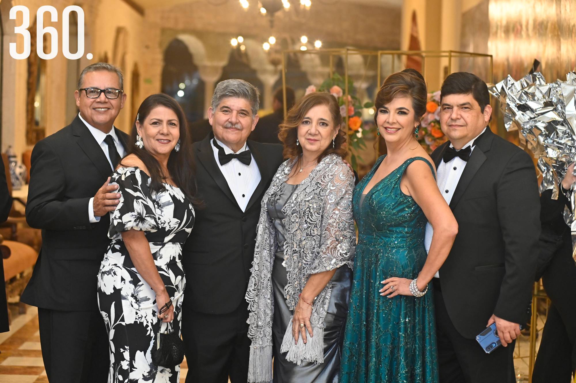 $!Eduardo y Cristina Moreno, Reynol Villarreal, Beatriz Alanís, Lili Chapa y José Luis Villarreal.