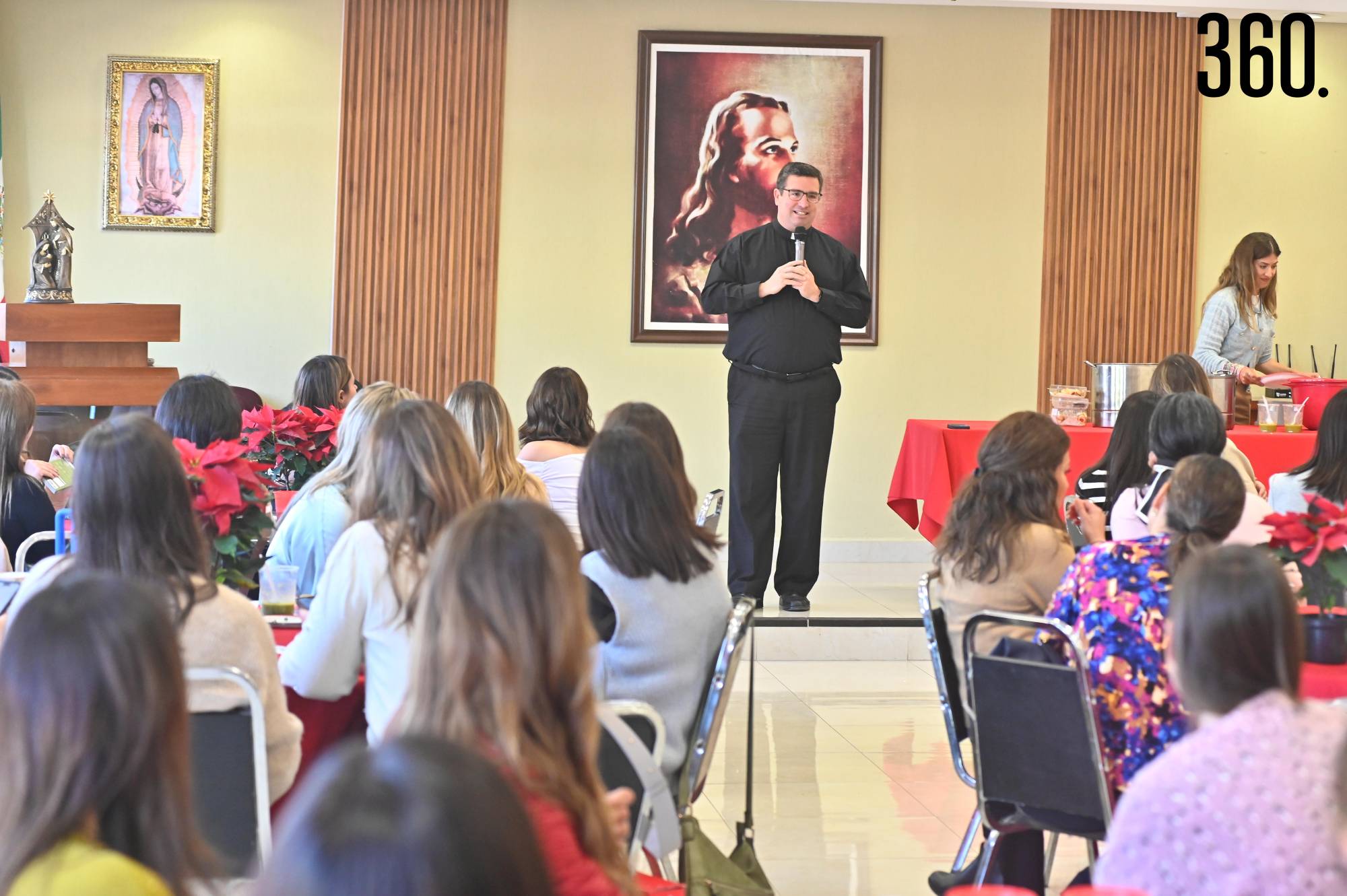 $!El padre Juan Antonio Ruiz LC dio una charla sobre la Navidad.