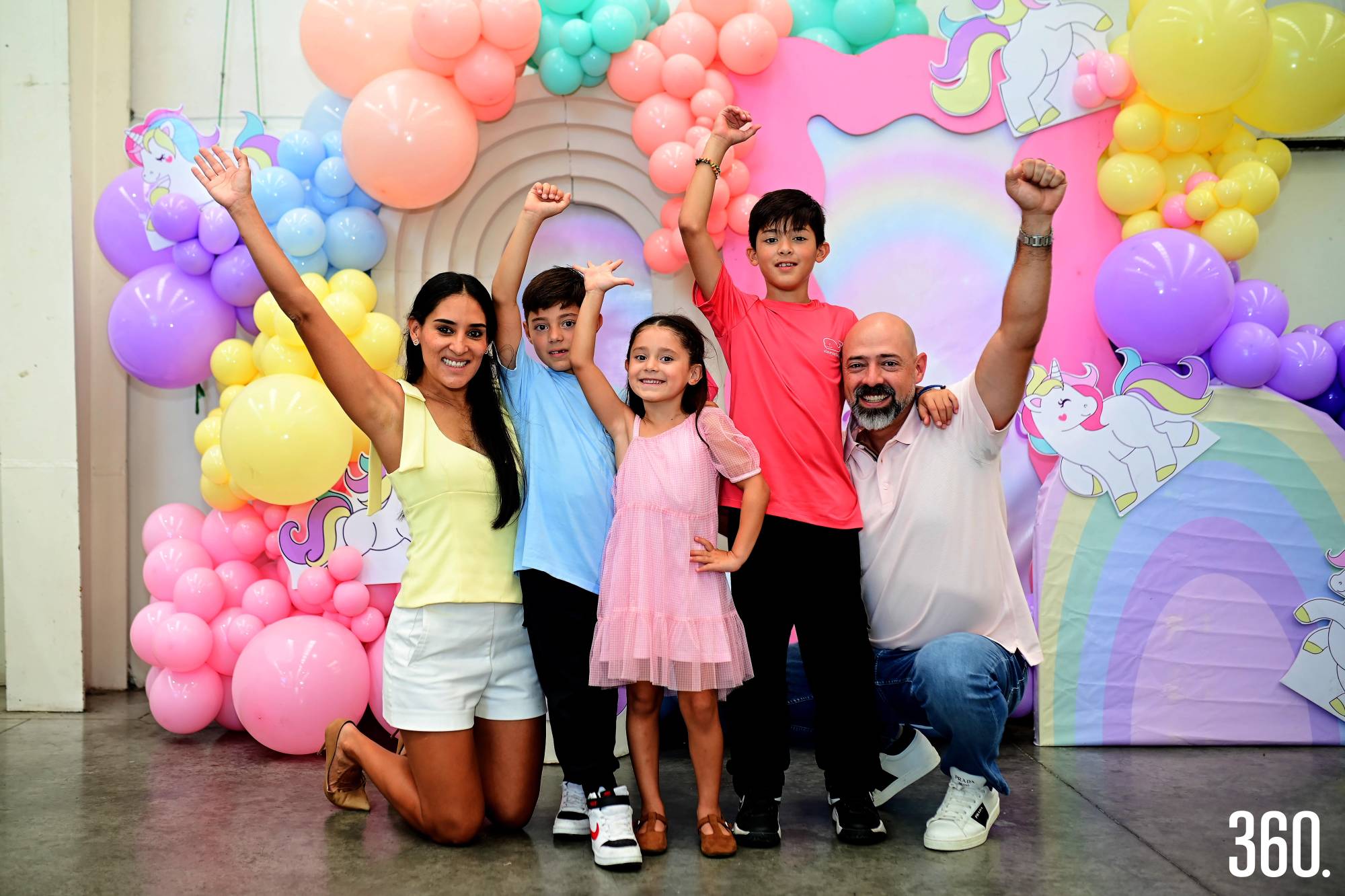 $!Alessa con sus padres Cindy Hernández y Alejandro Ibarra, y sus hermanos Patricio y Andrés.