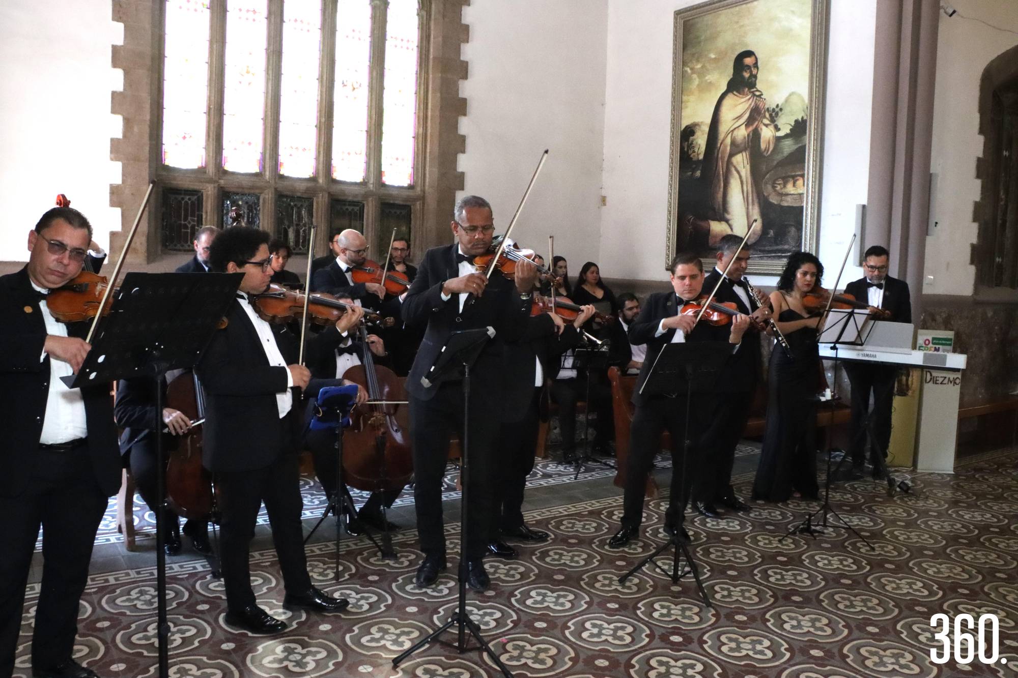 $!Integrantes de la Orquesta Filarmónica del Desierto de Coahuila en la misa.