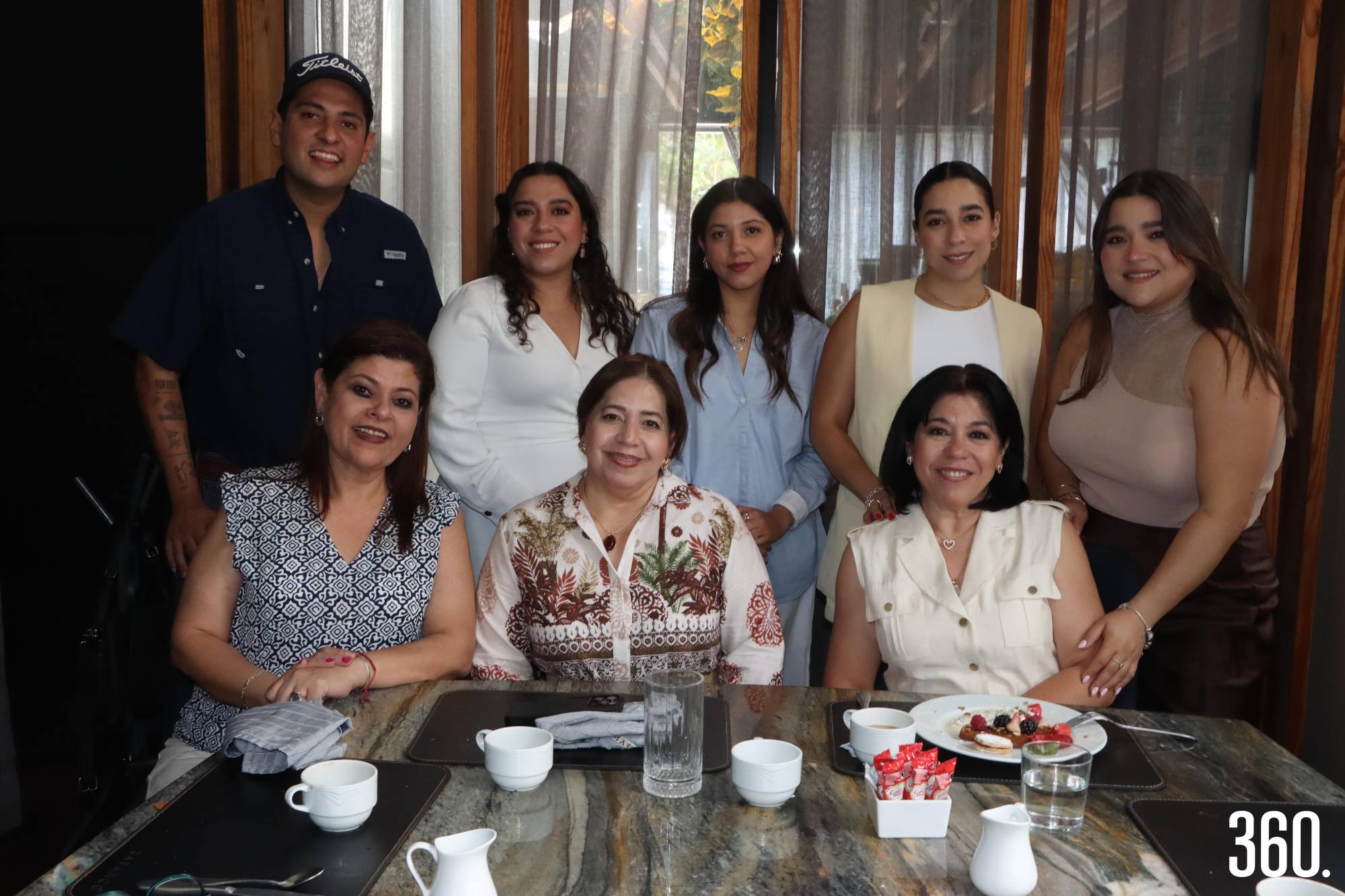 $!Adela Orta, Magaly y Angélica Neaves celebraron con sus hijos.
