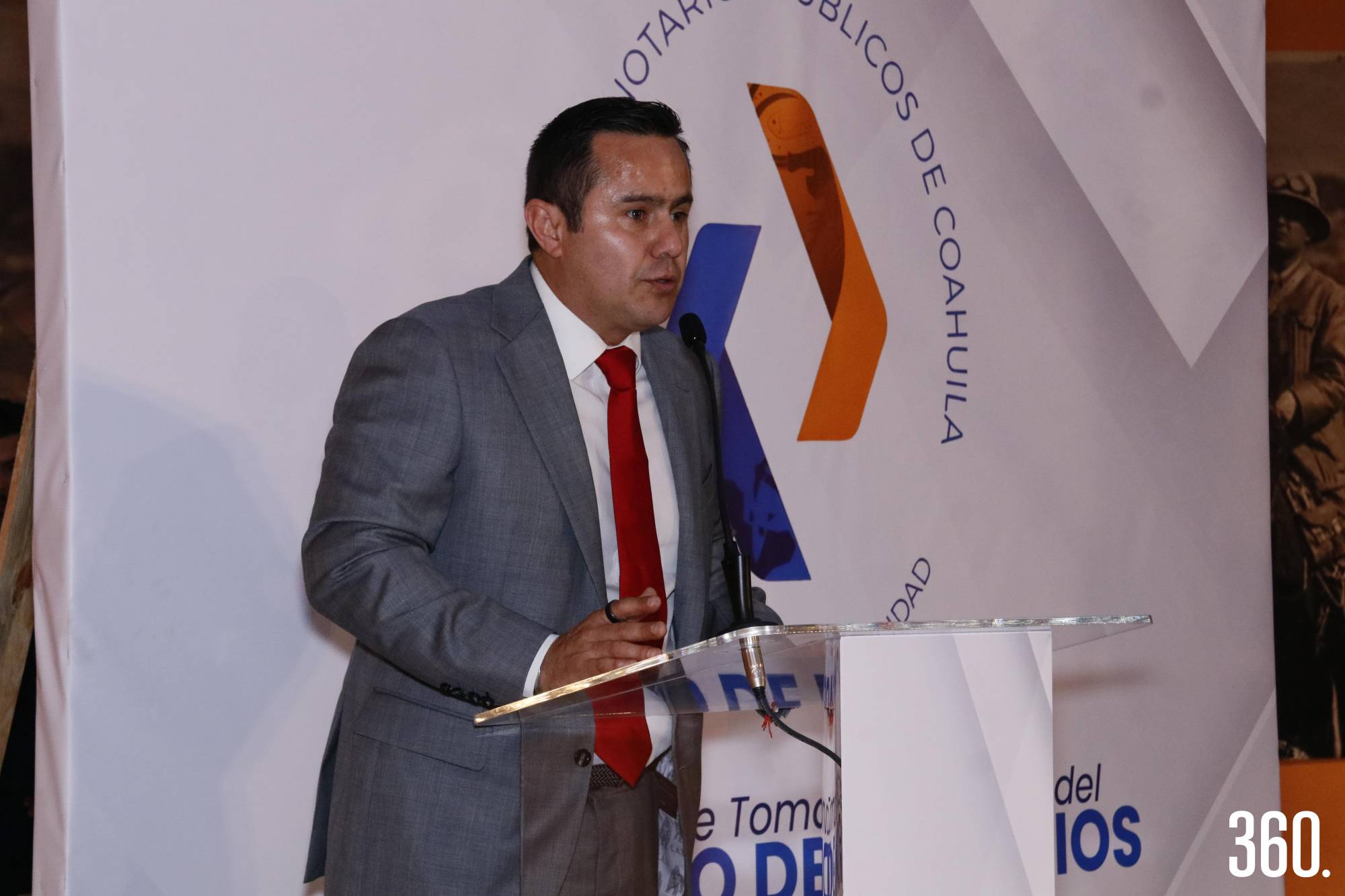 $!otarios Públicos de Coahuila tomaron protesta.