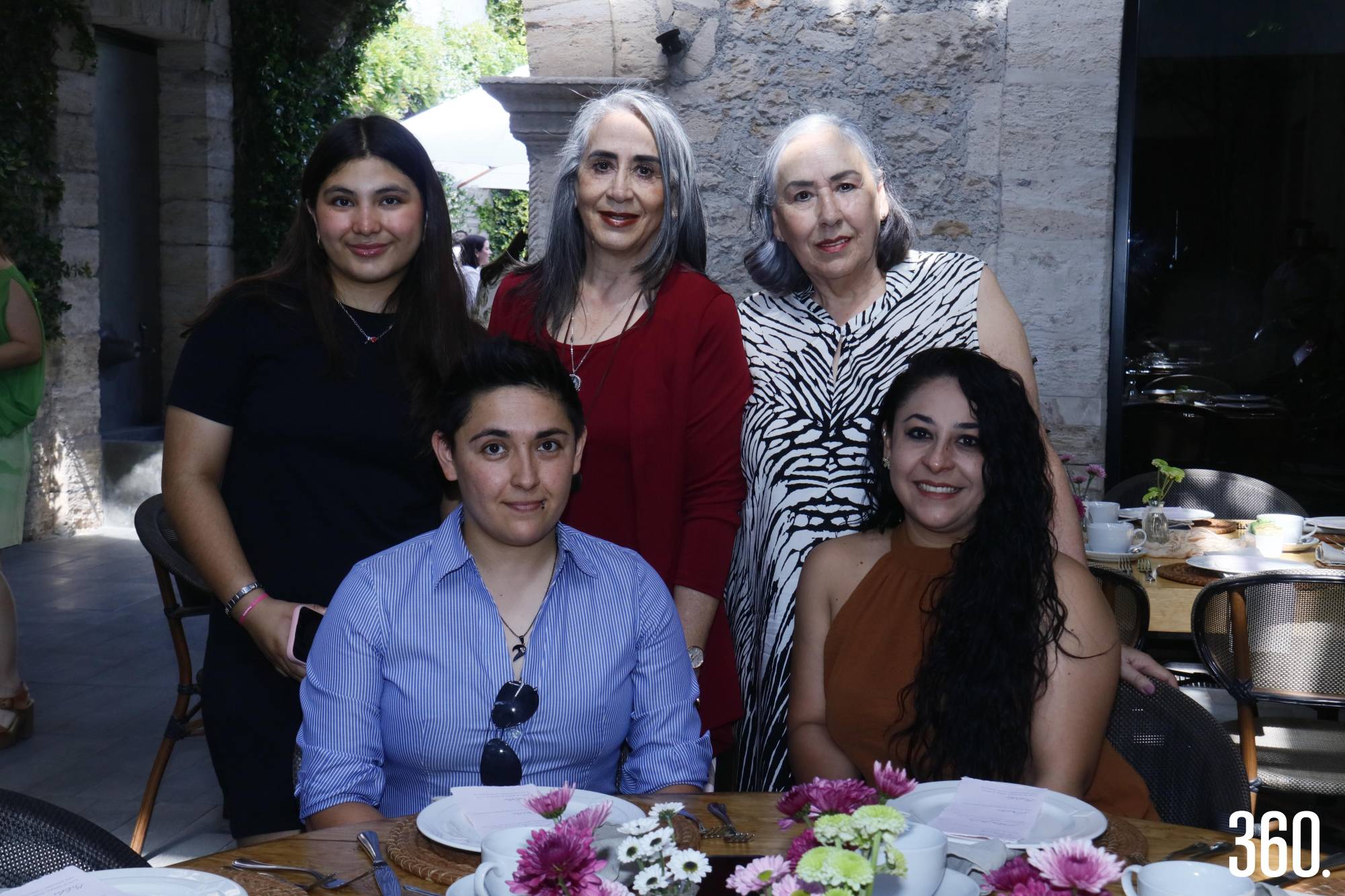 $!Valentina Almaguer, Leticia, Mariela y Carolina Espinosa acompañadas por Krisma Reyes.