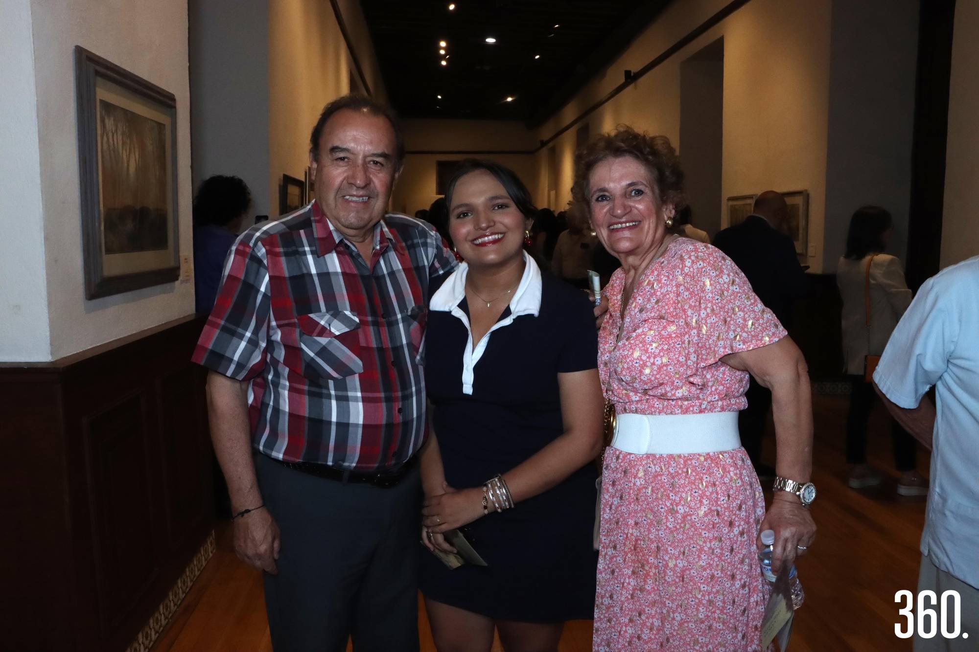 $!Elías y Lilian Villalobos acompañados por Claudia Falcón.