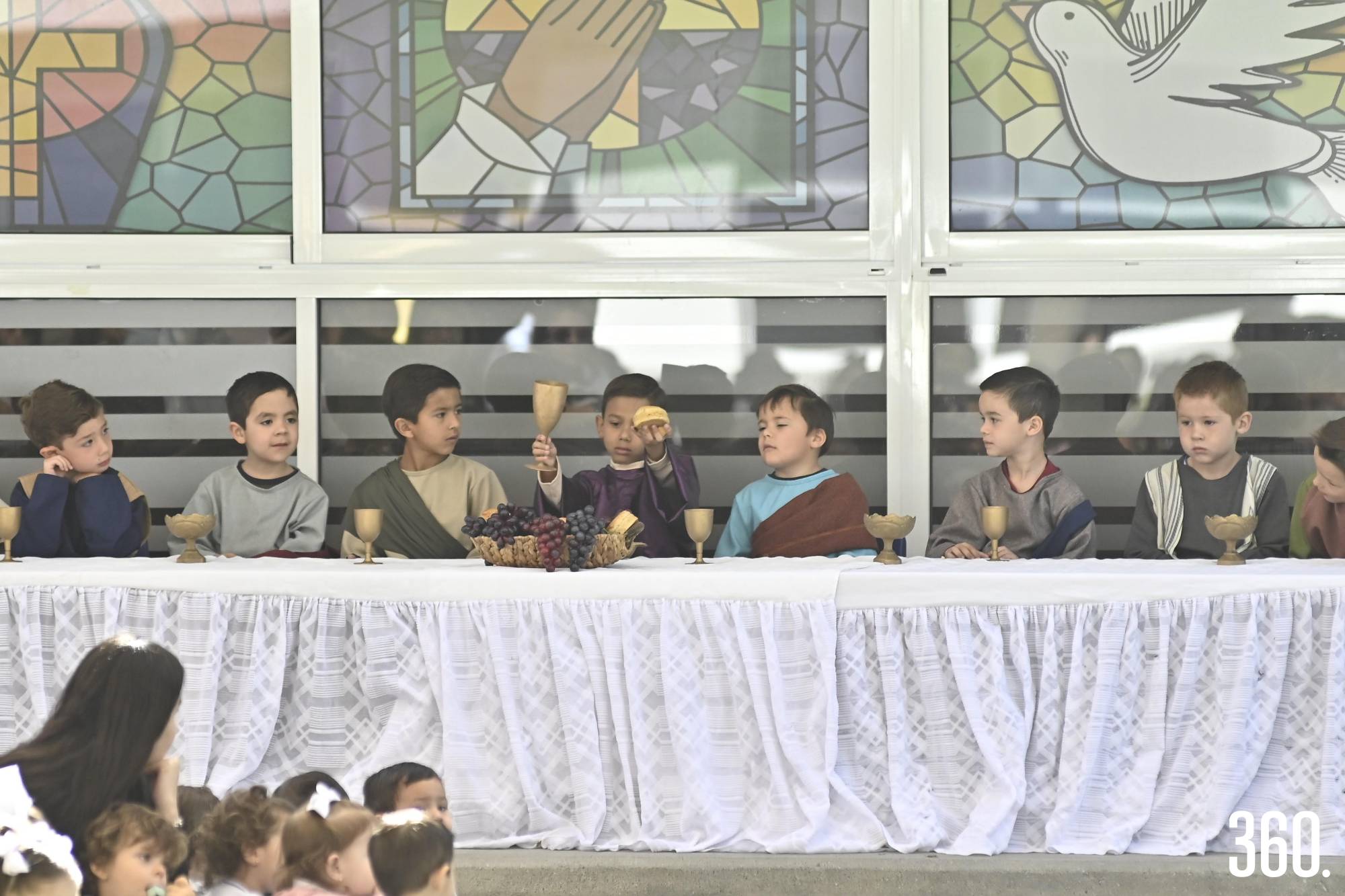 $!Niños representaron la Última Cena con gran devoción.
