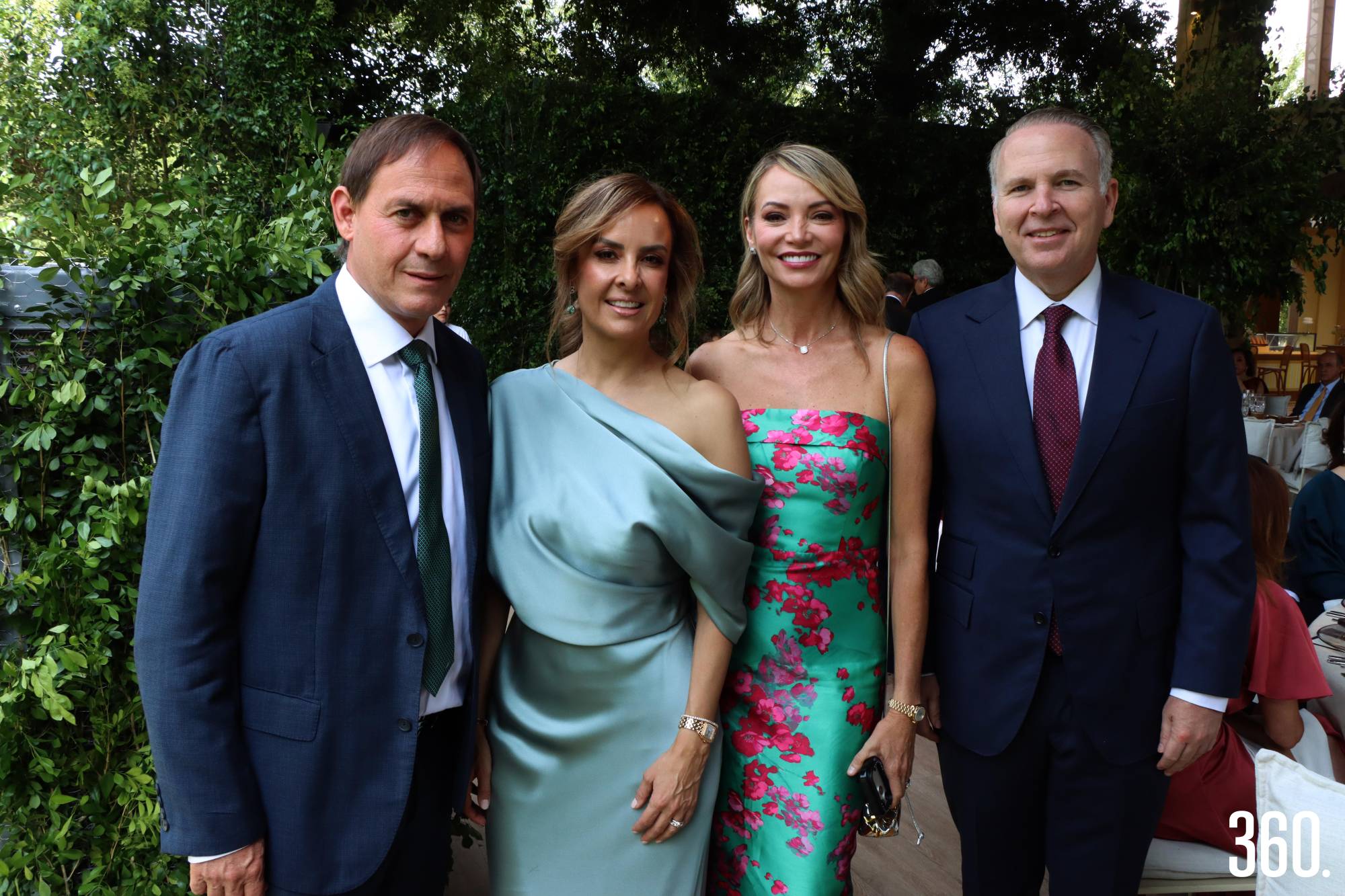 $!Rosendo y Claudia Villarreal con Sandra Arizpe y Leo Kalionchis.
