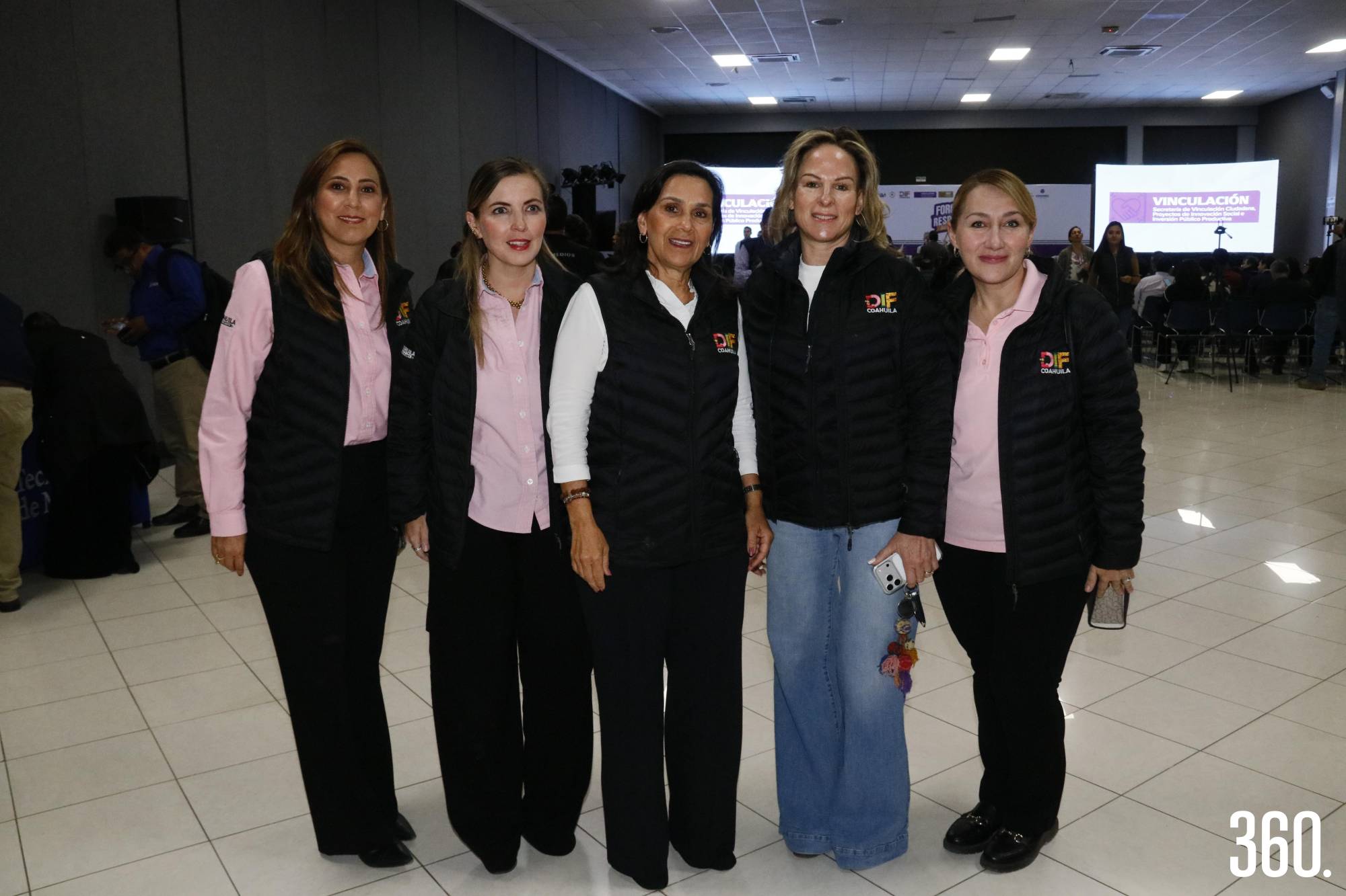 $!Gloria Galván, Luciana Sánchez, Liliana Salinas Valdés, Ivonne Salinas y Lizette Aguirre del DIF Coahuila.