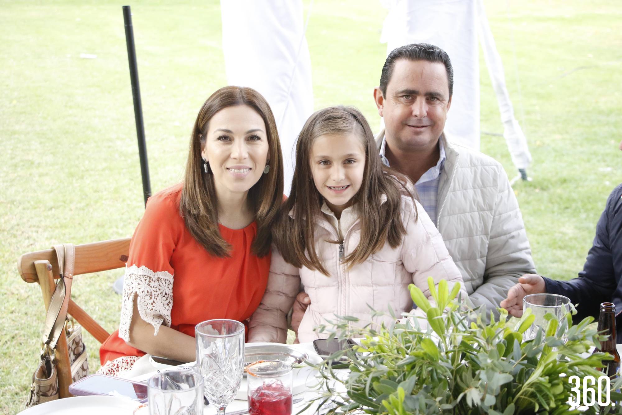 $!Daniela Aguirre, Mariángela y Enrique Gómez.