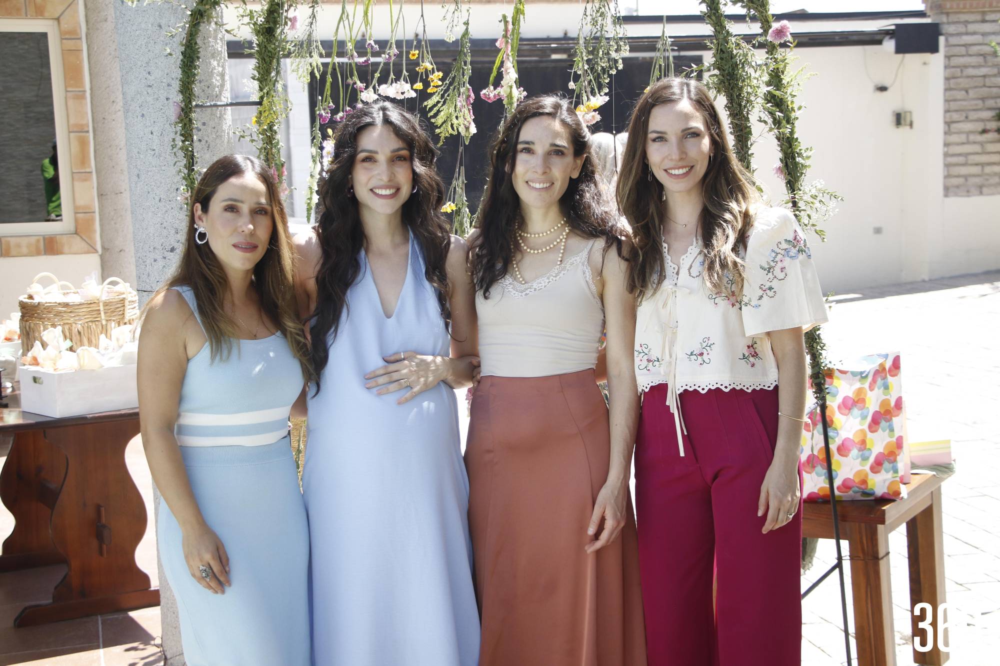 $!Ivonne con Cecilia Ramírez, Alina y Adriana Hassaf.