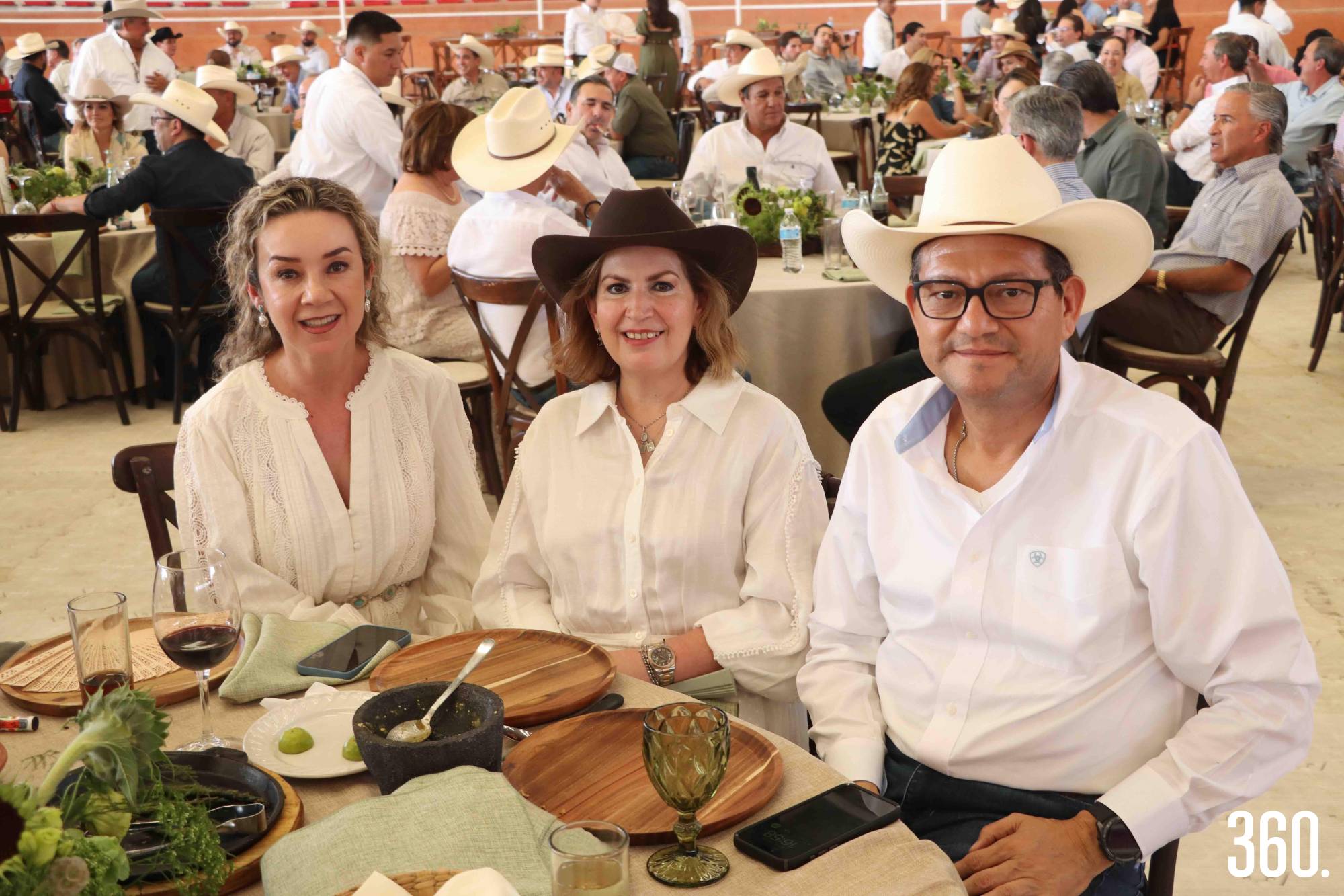 $!Fabiola Flores, Paula Gutiérrez y Segismundo Doguin.