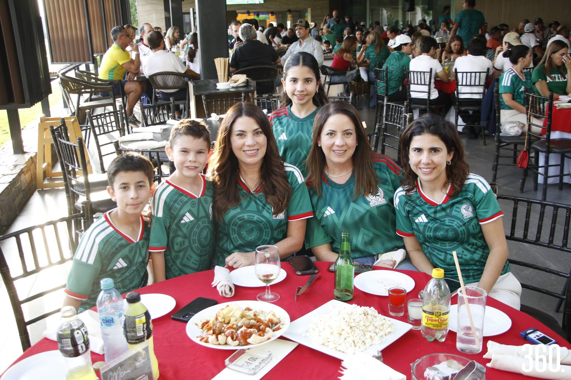 $!Jorge García, Gonzalo Navarro, Aída Cárdenas, Emilia García, Maricriz Cárdenas y Brenda Talamás.