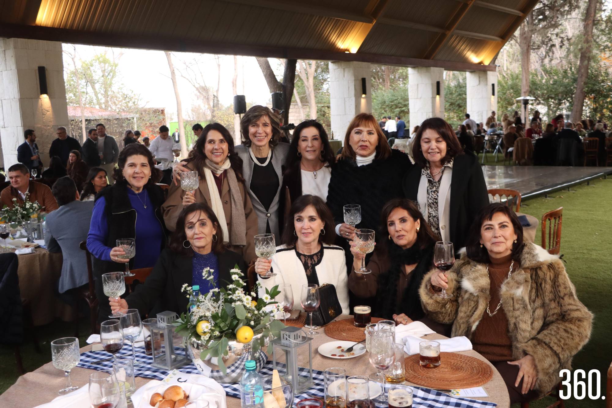 $!Lourdes con sus amigas.