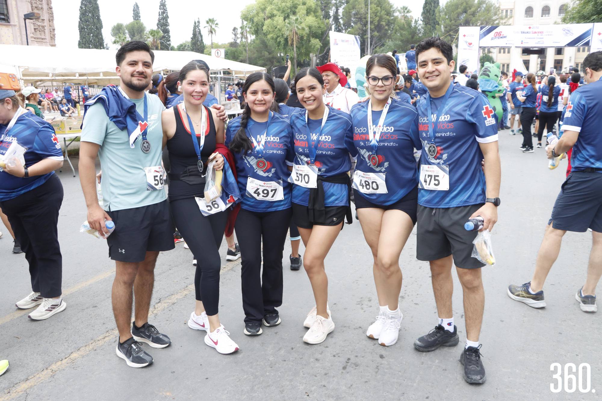 $!Ernesto Salazar, Magda Vallejo, Karina y Fernanda Salazar, Fernanda Medina y Ricardo Salazar.